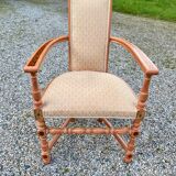 Chattering armchair
