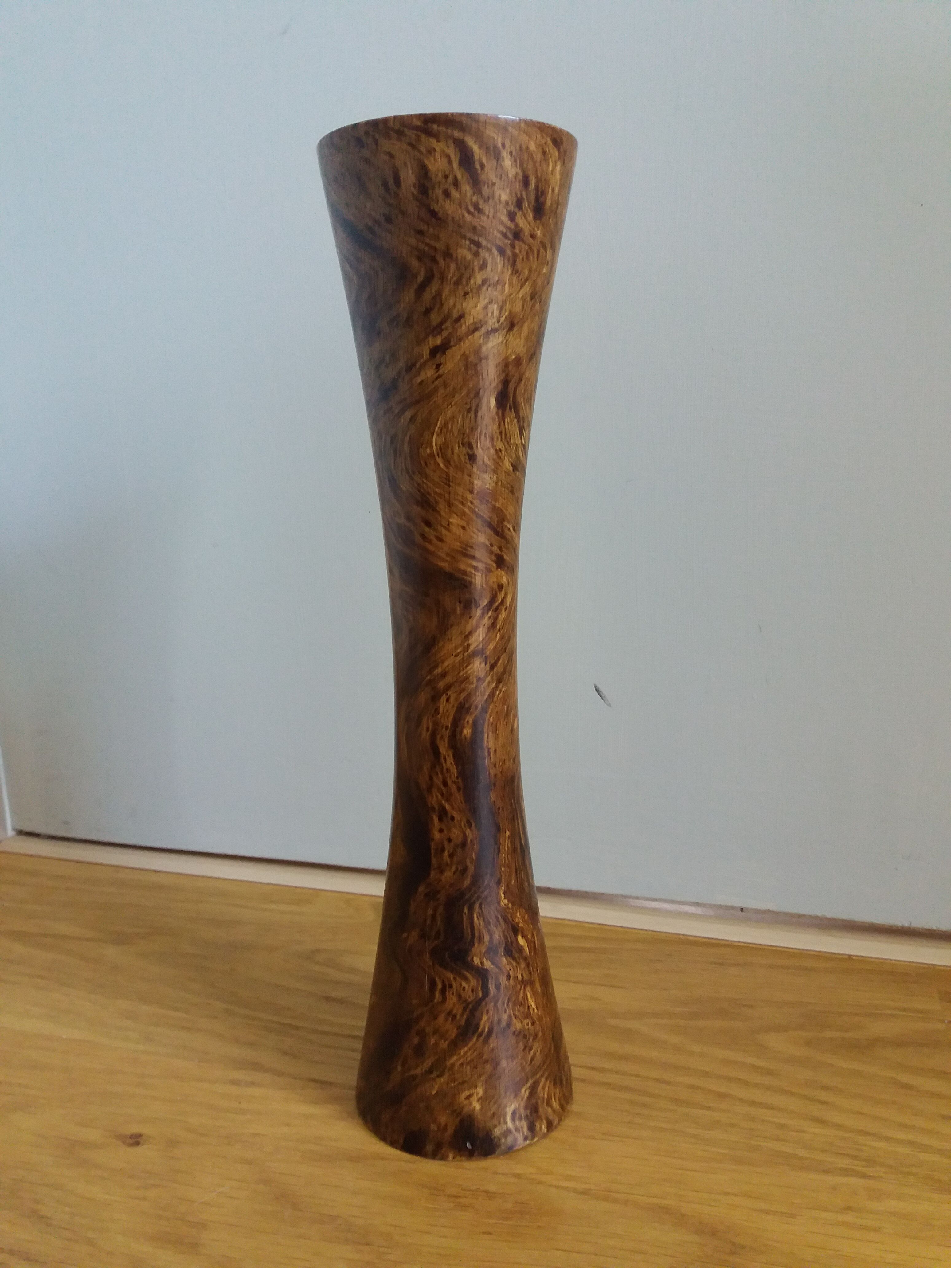 Diabolo vase in marbled lacquered wood Art Deco