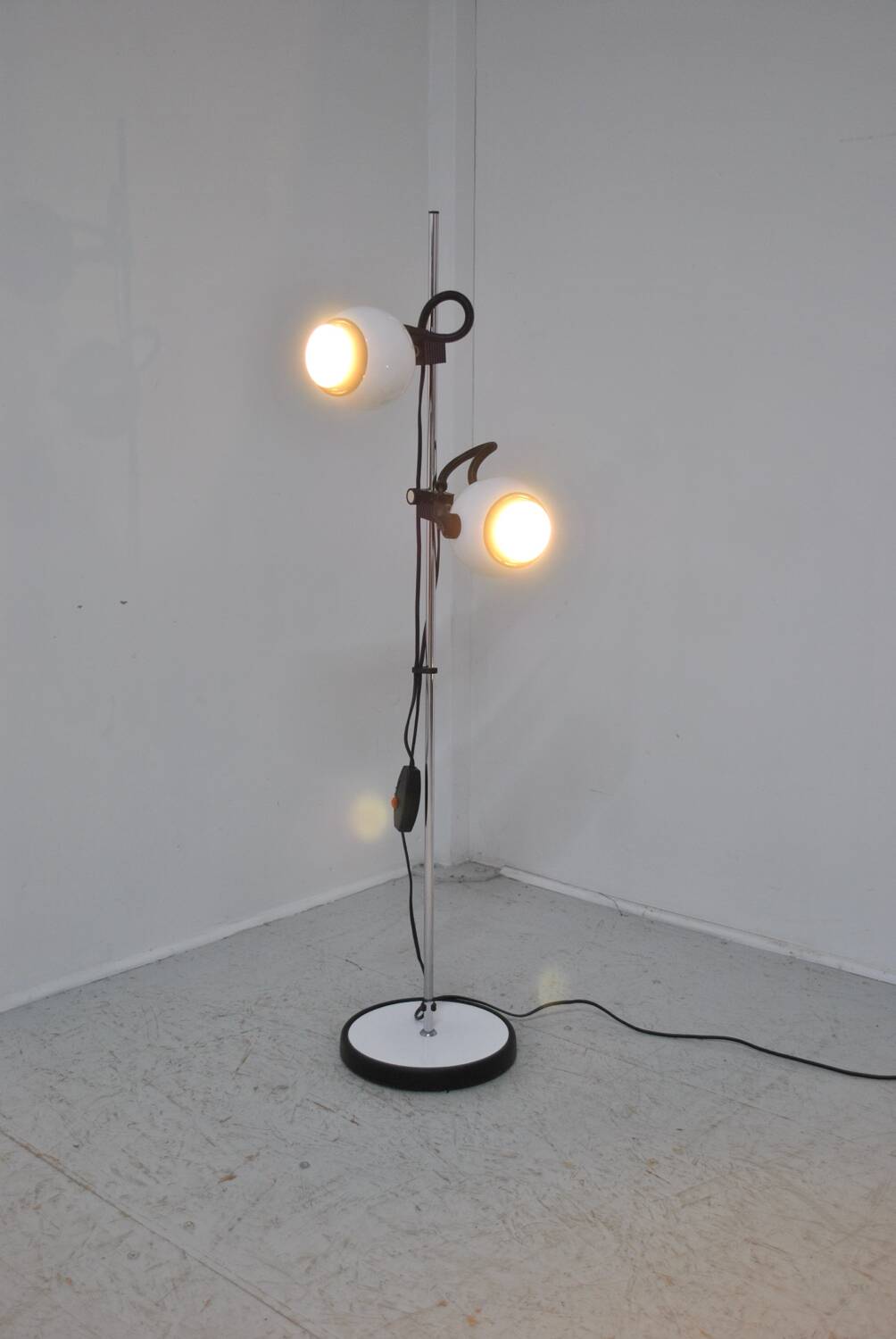 2-spot floor lamp 1970