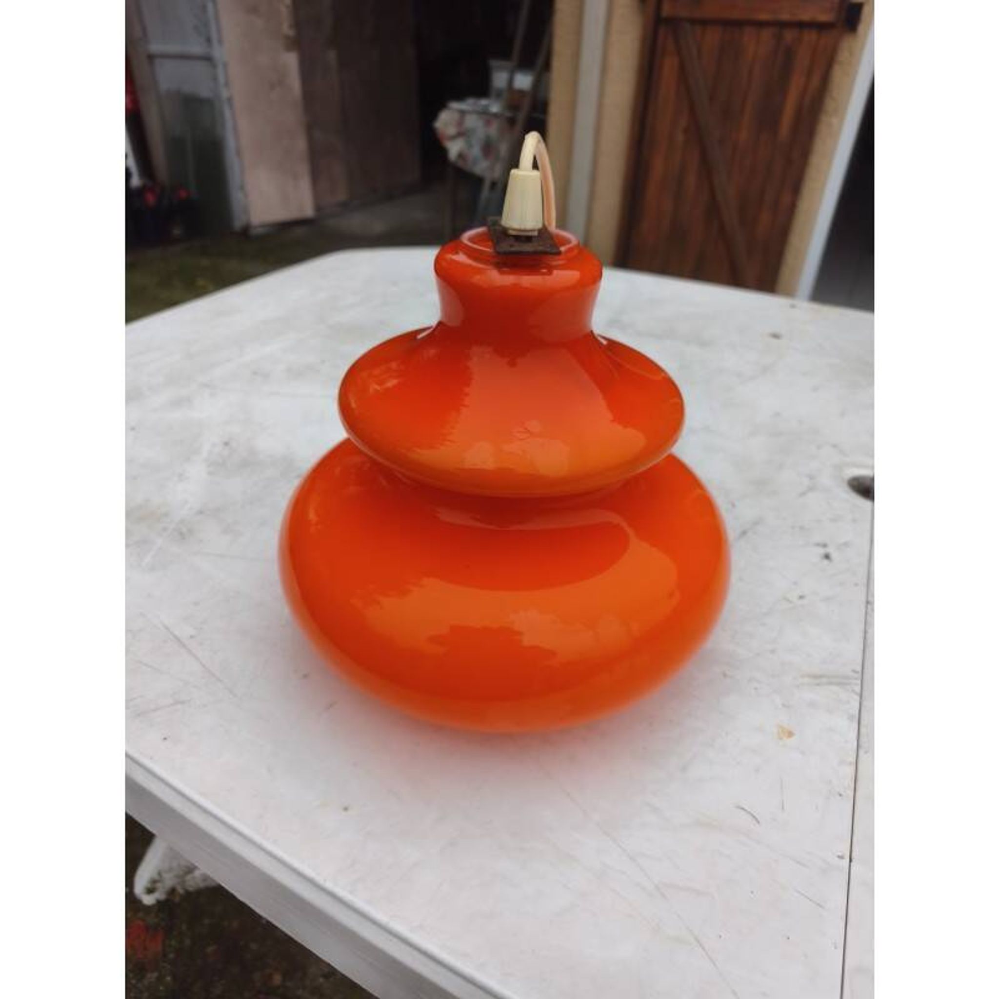 Vintage suspension in orange opaline