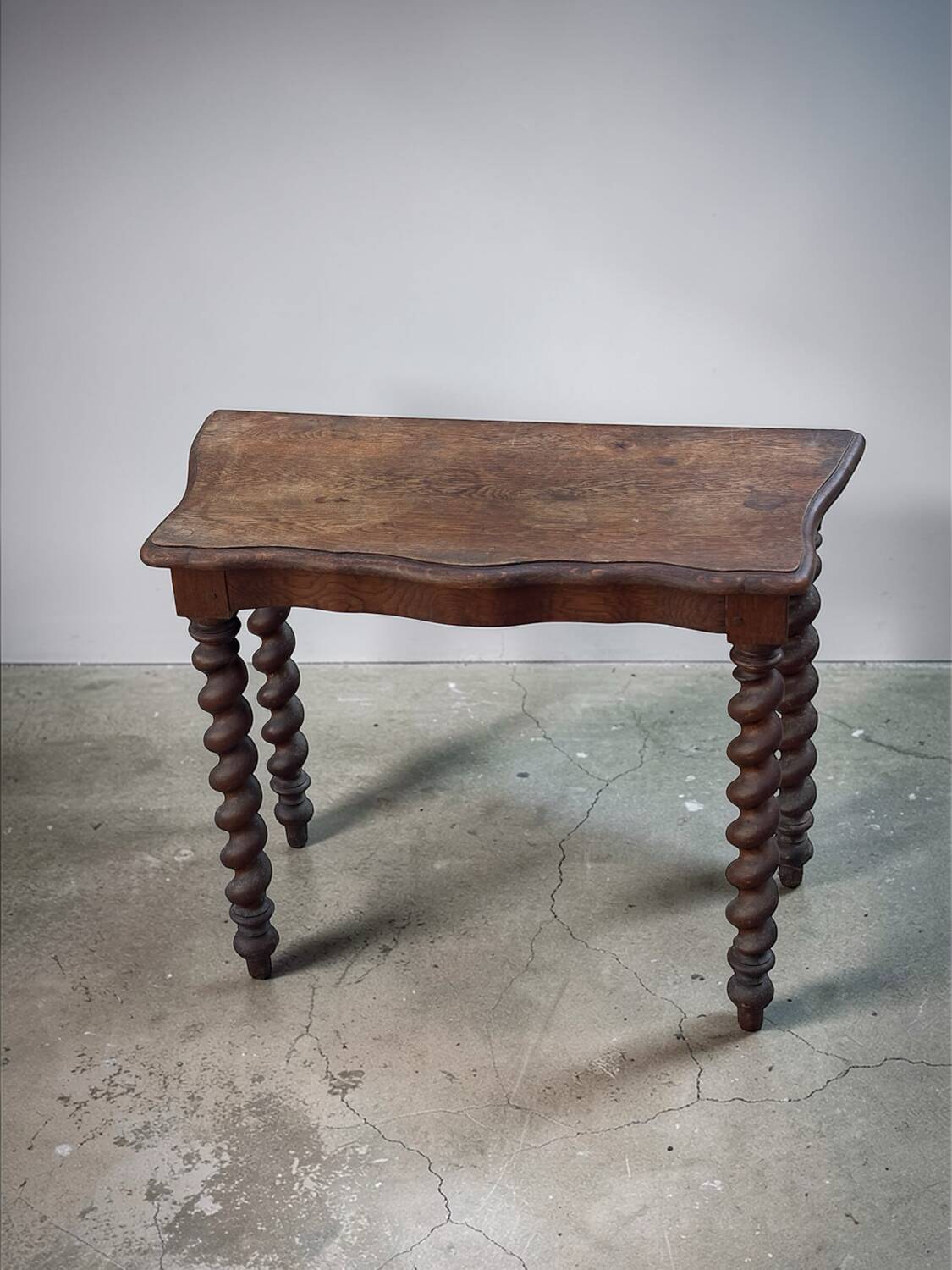 Console en bois massif pieds tournés