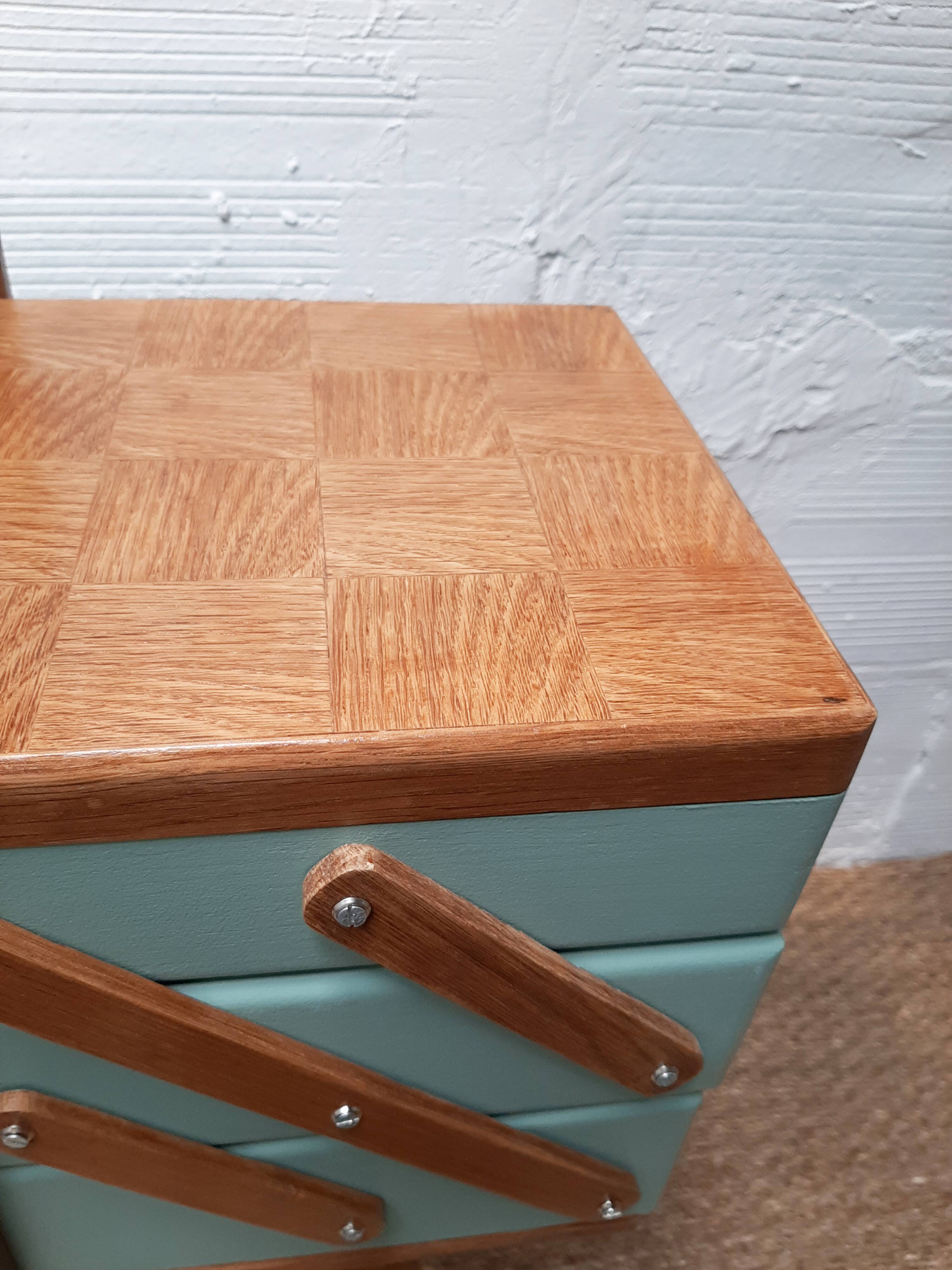 Sewing table years 50