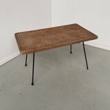 Table basse osier tressé et métal 1960