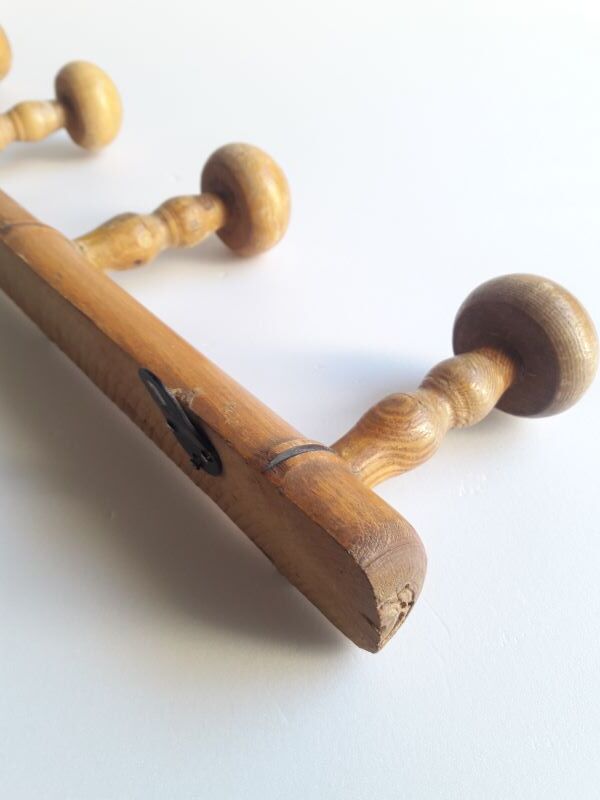 Wooden wall coat rack with 5 hooks