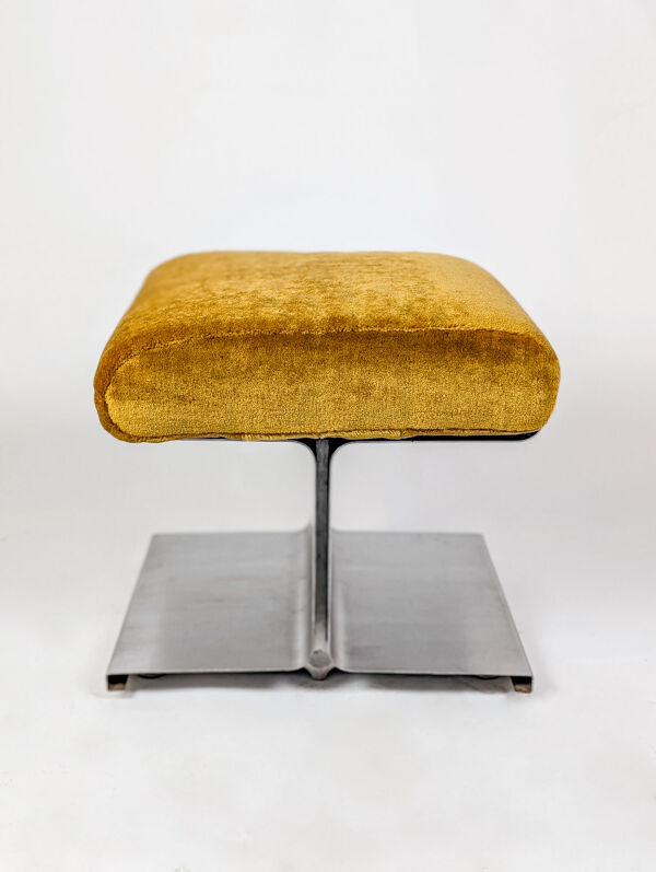 Table basse et tabouret en inox, par le bureau d’étude Roche Bobois, 1970