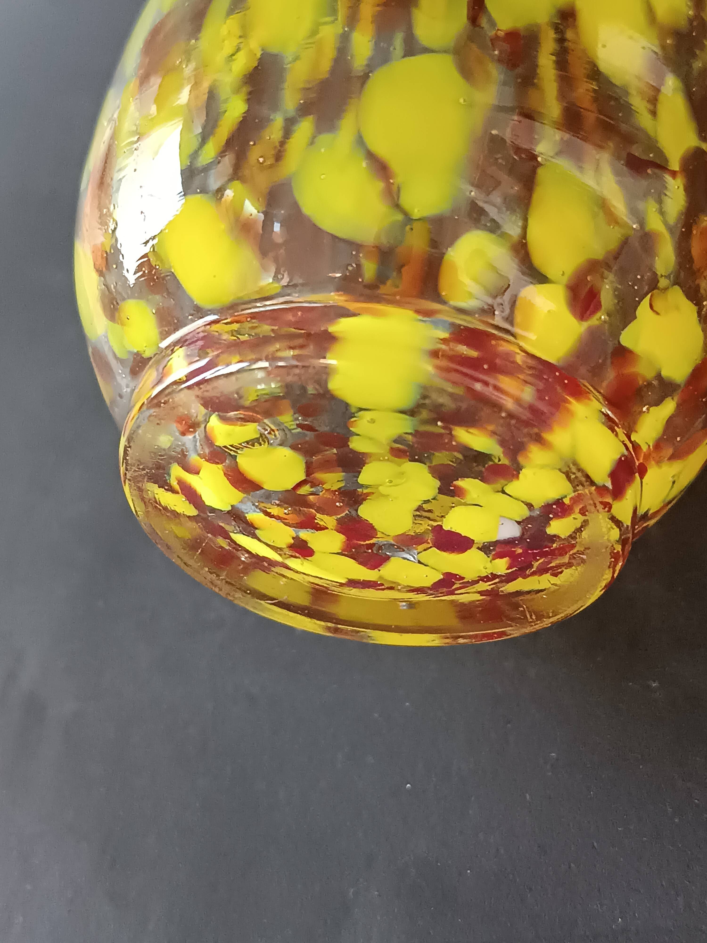 Vase conique verre de Murano moucheté jaune 1970