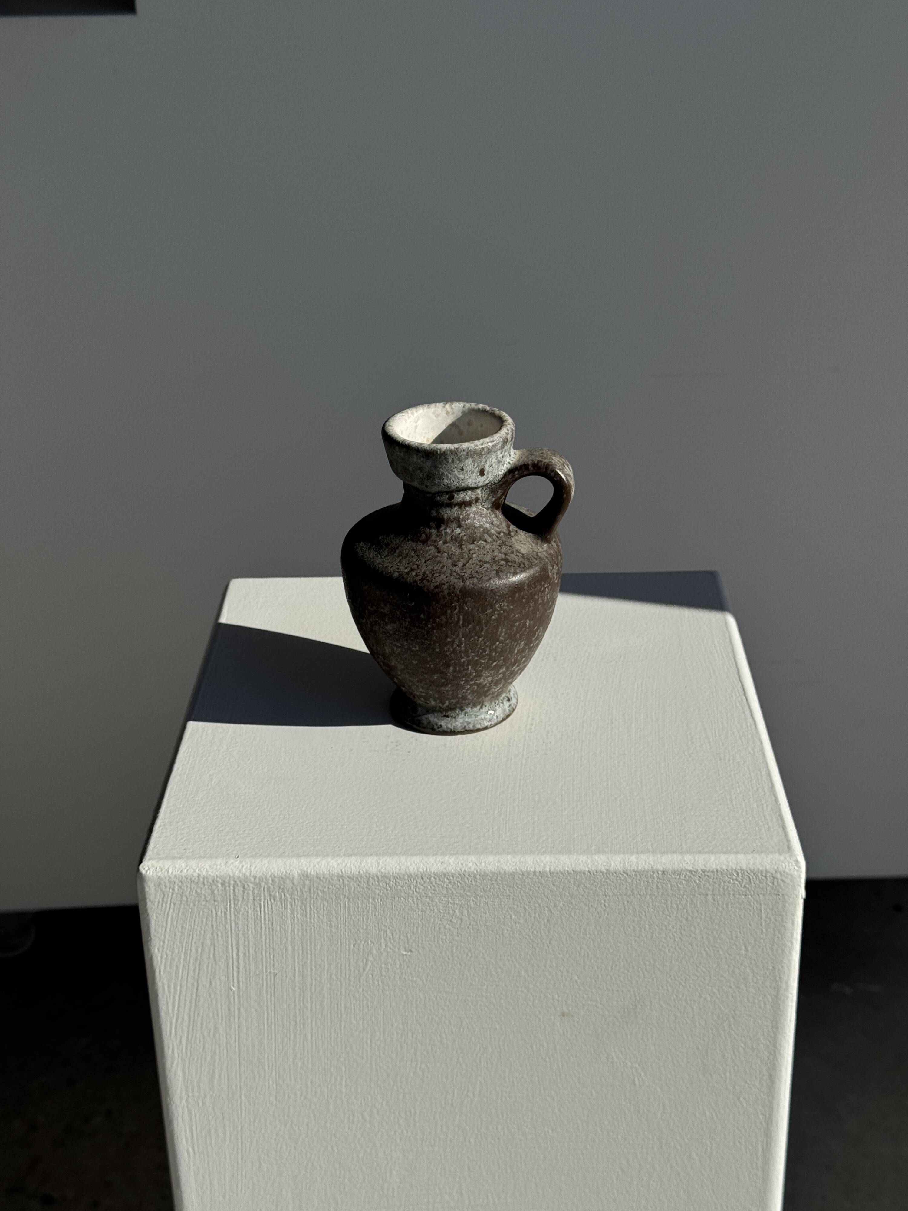 Mini grey stoneware carafe H13 D9