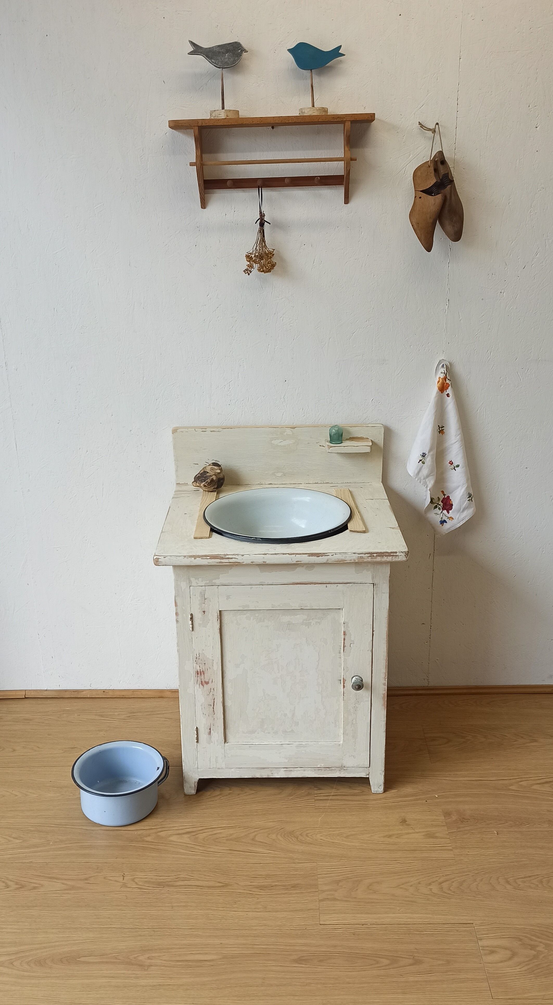 Old Wooden Wash Basin 50s.