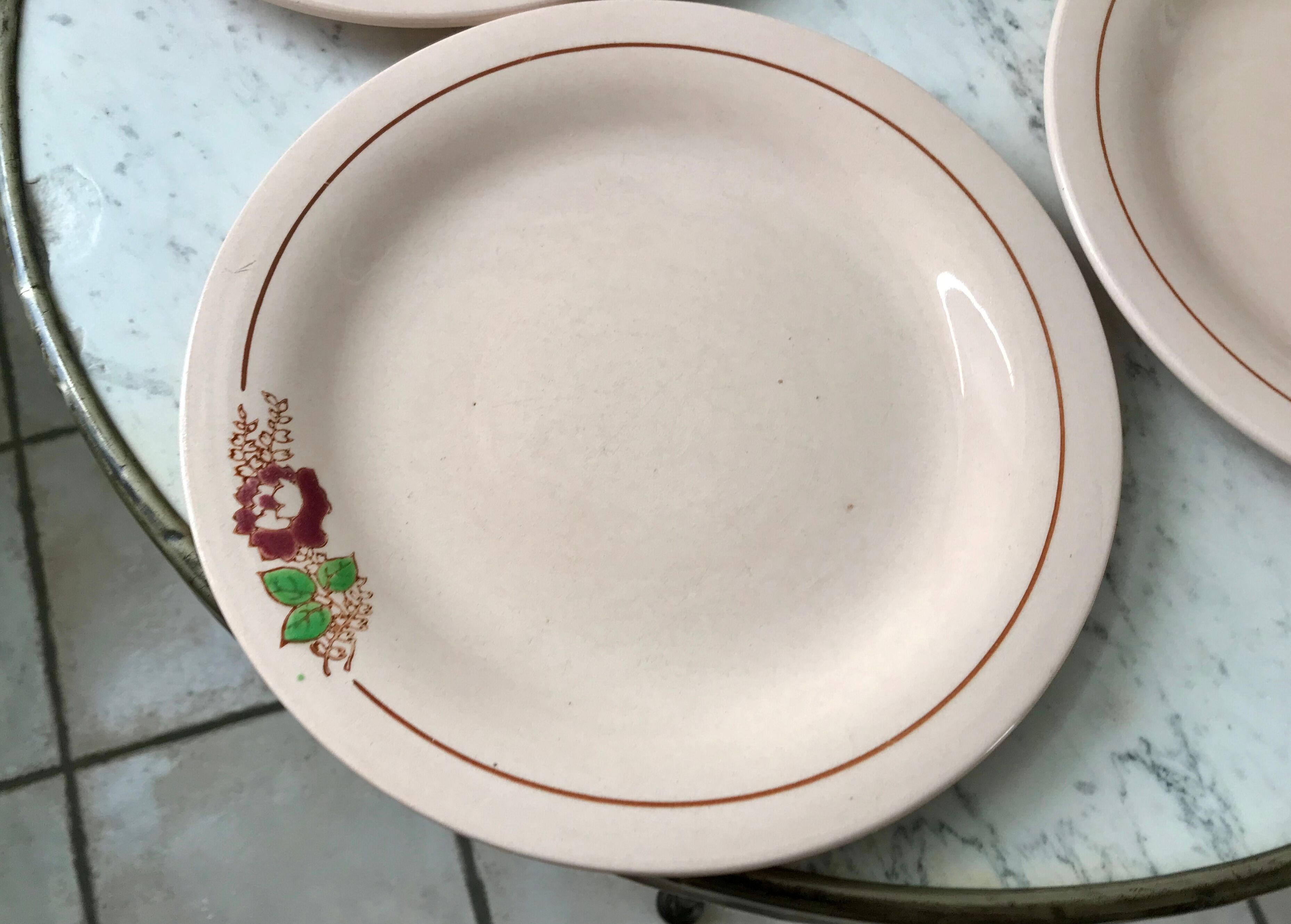 Set of 5 flat plates powder pink Digoin Sarreguemines and Longwy years 30-40