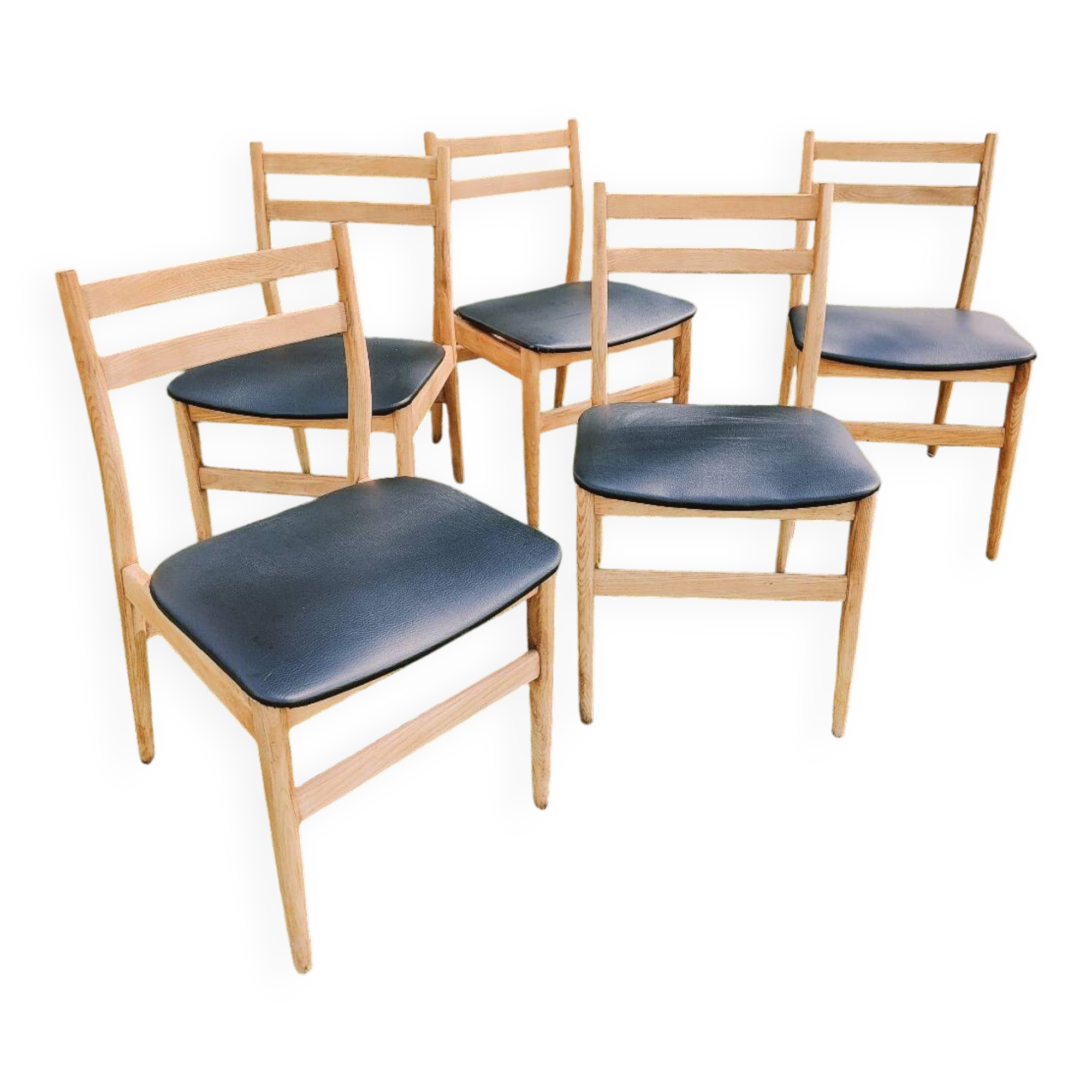 Set of 5 Scandinavian chairs