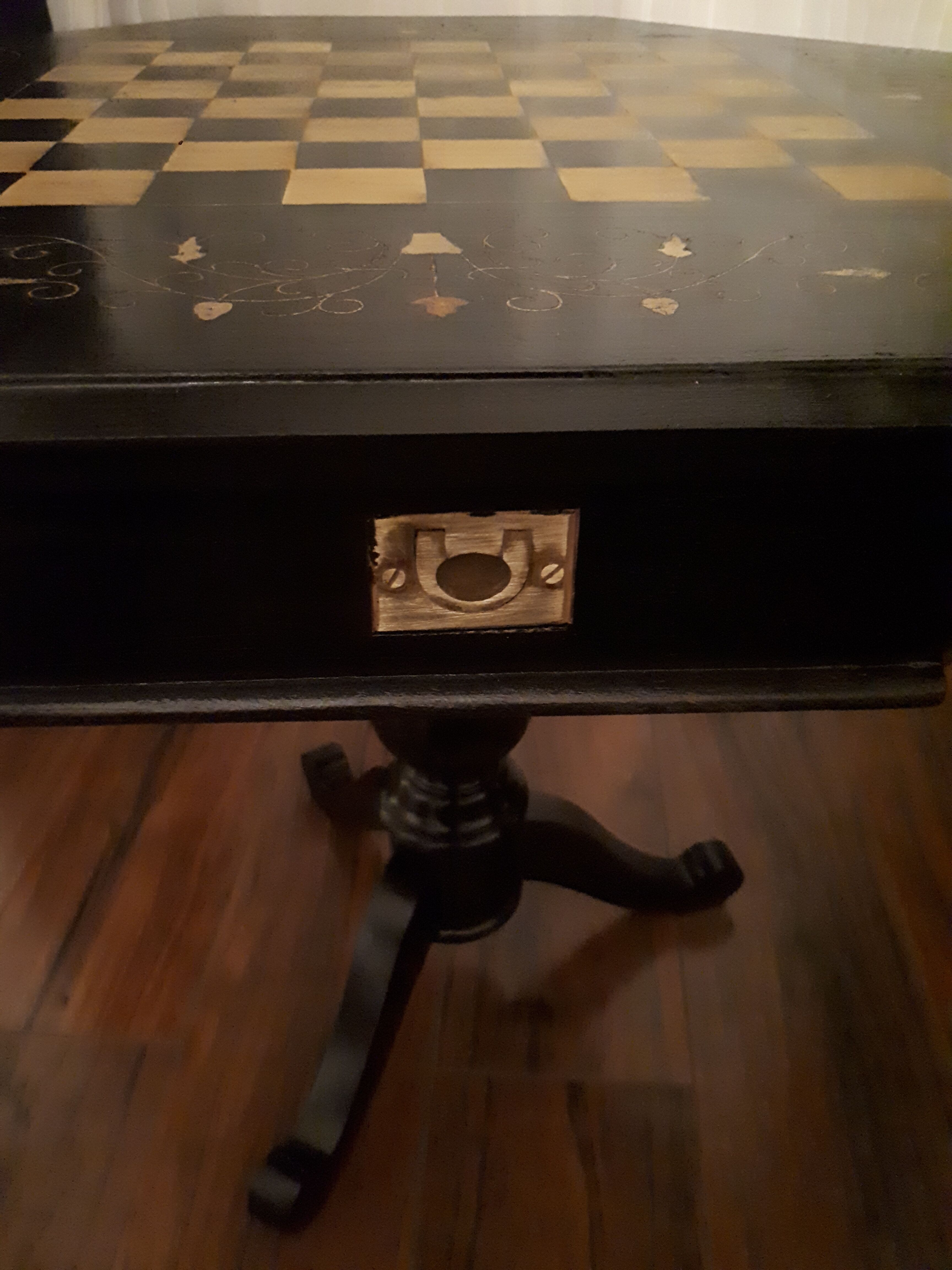 Octagonal chess table marquetry