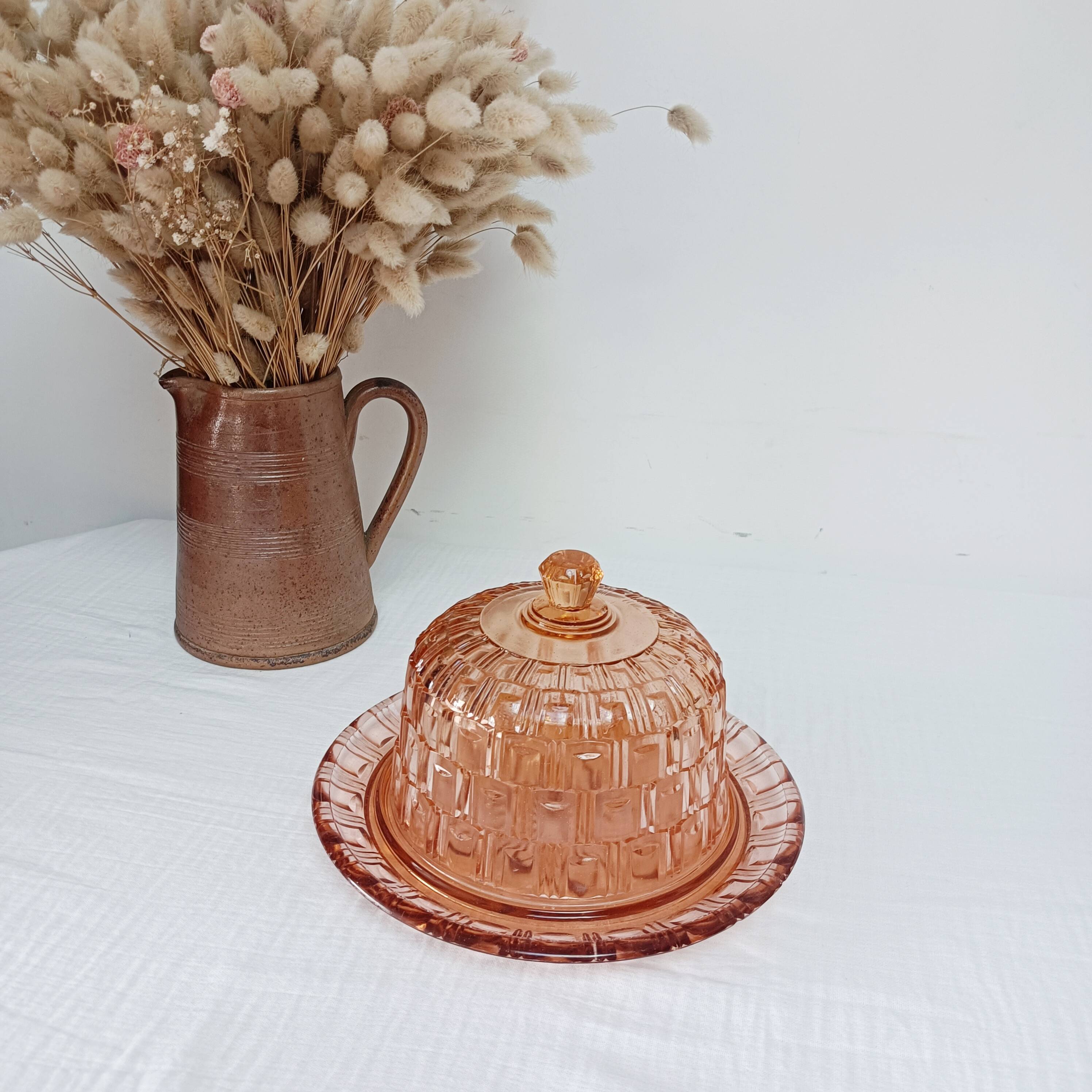 Cloche à dessert ou à fromage en verre rose
