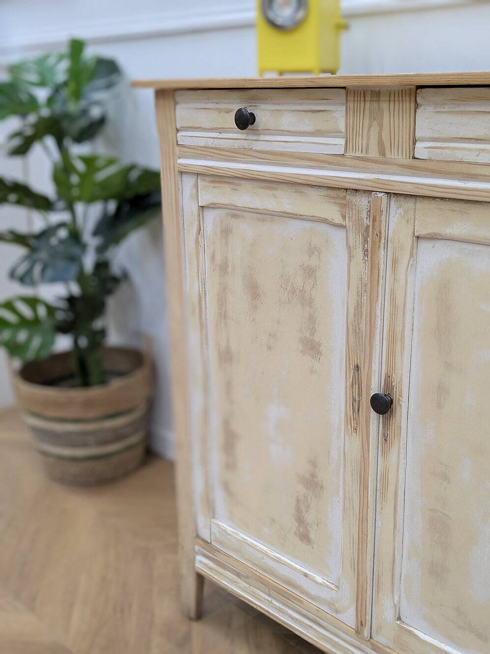 Buffet parisien vintage patiné