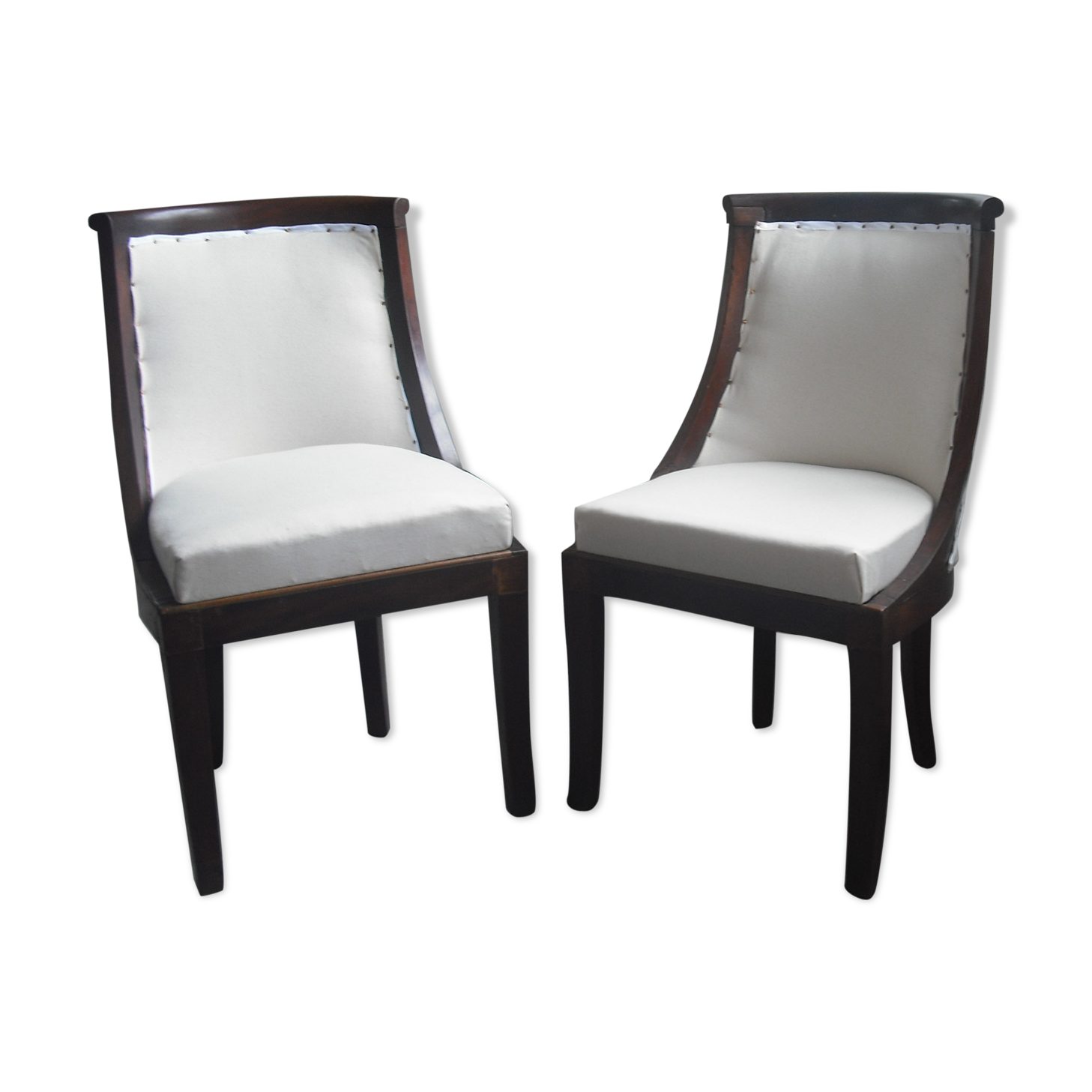 2 Trimmed armchairs