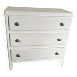 White chest of drawers