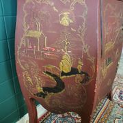 French XIX jumping chest of drawers in Chinese lacquer ox and golden blood