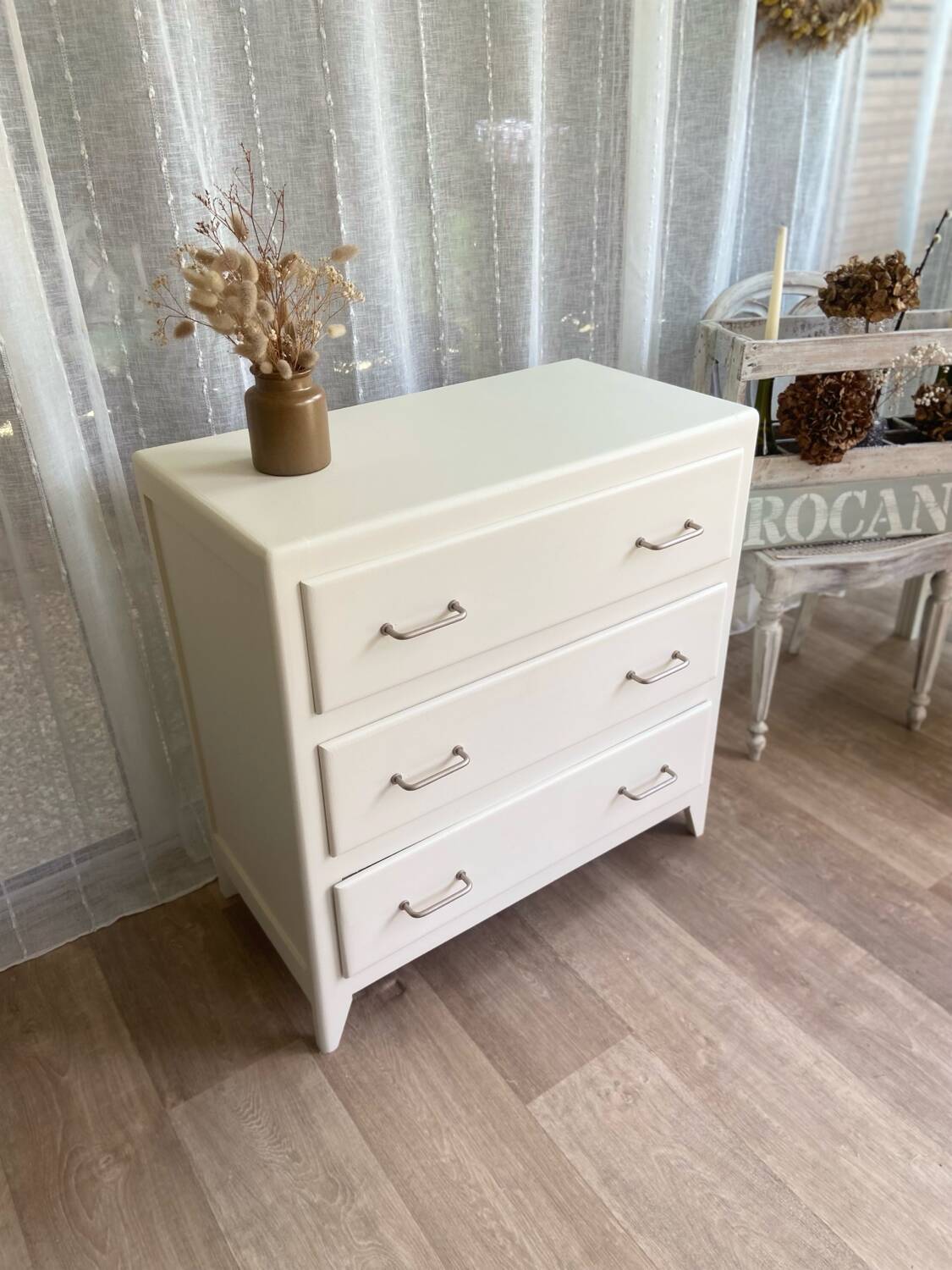 Antique chest of drawers