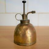 Brass oil can