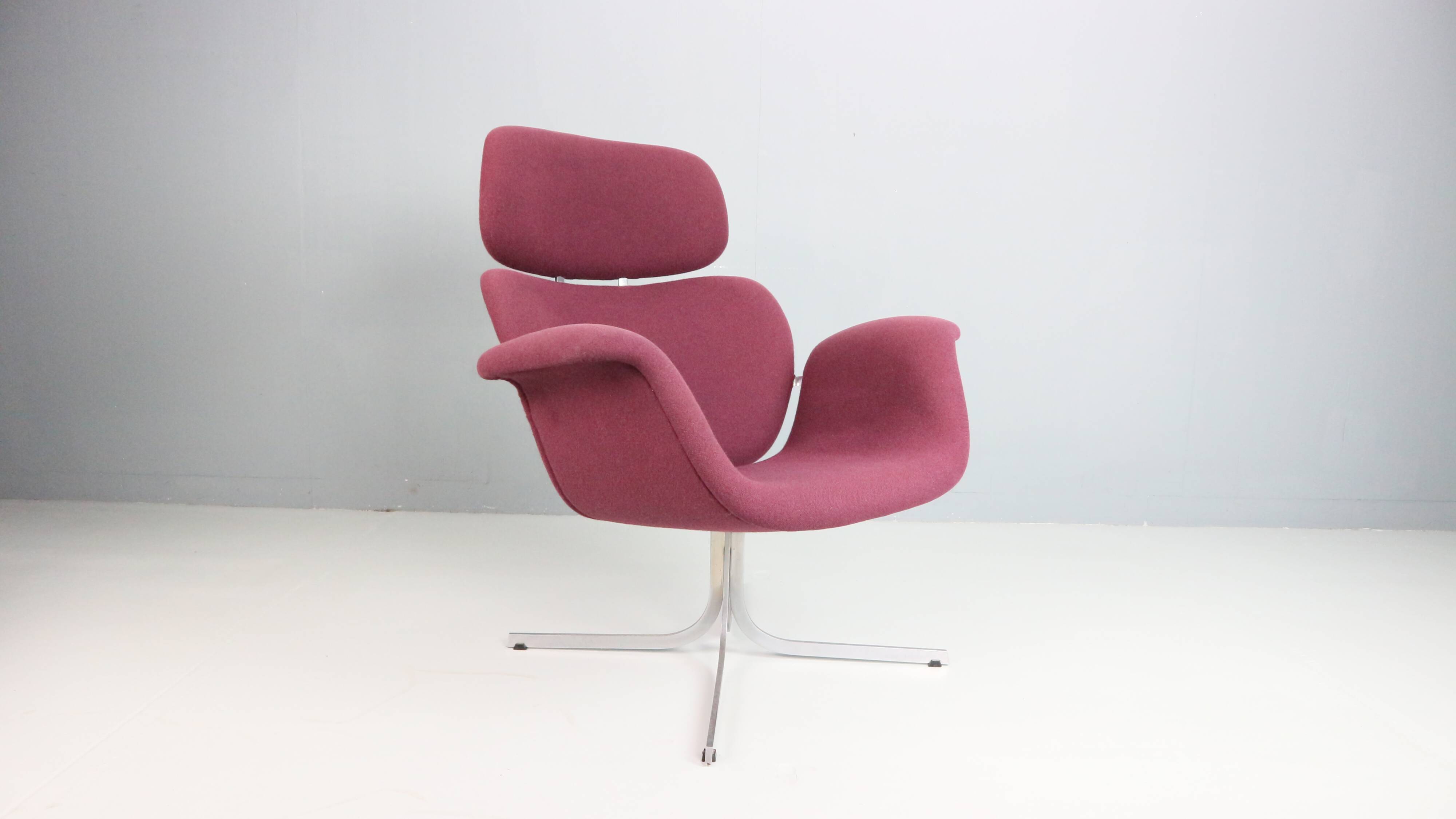 Pierre Paulin Purple Lounge Chair "Big Tulip" F551 & Ottoman, 1960's