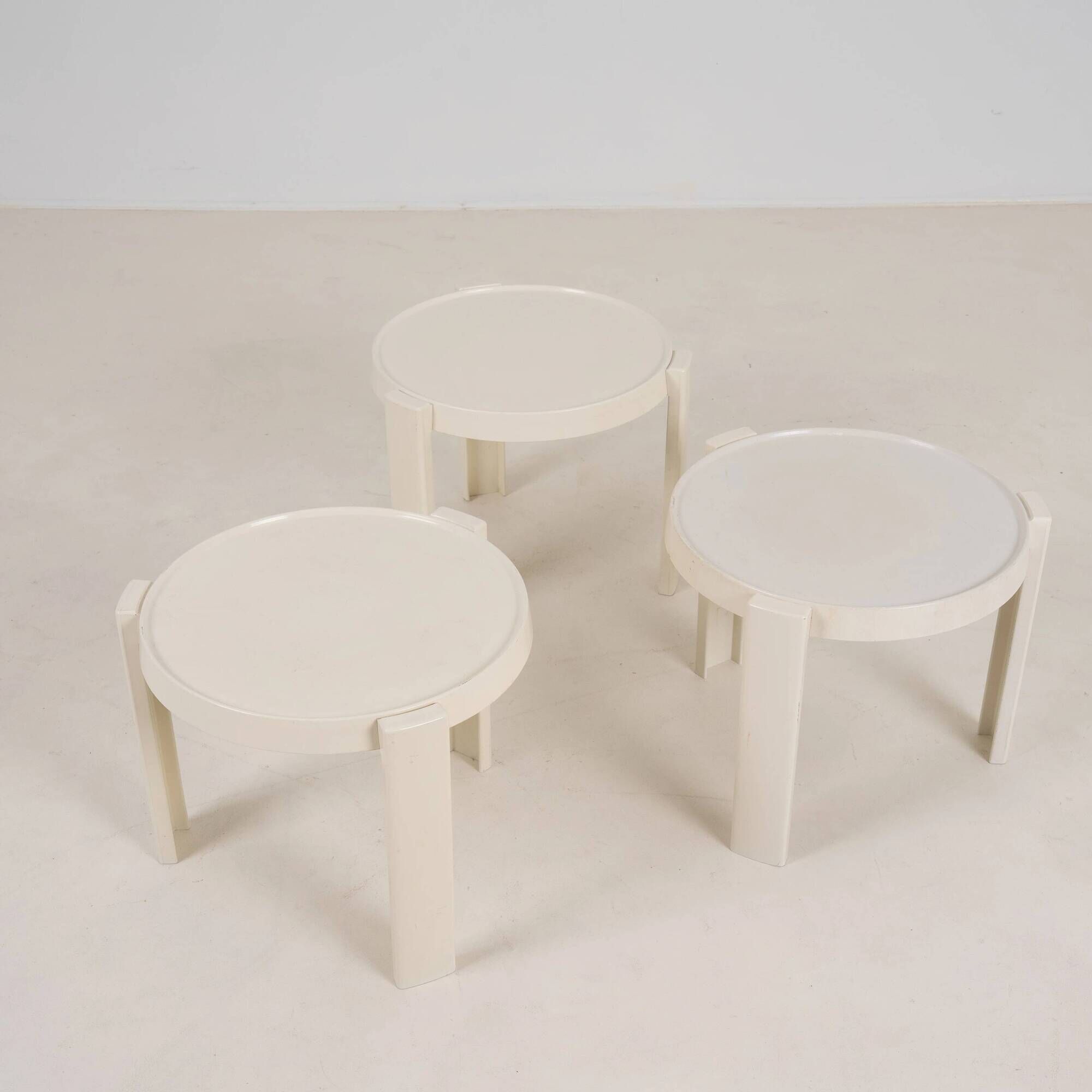 SET OF THREE STACKING SIDE TABLES IN WHITE MOULDED PLASTIC