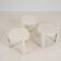 3 tables d'appoint empilables en plastique moulé blanc