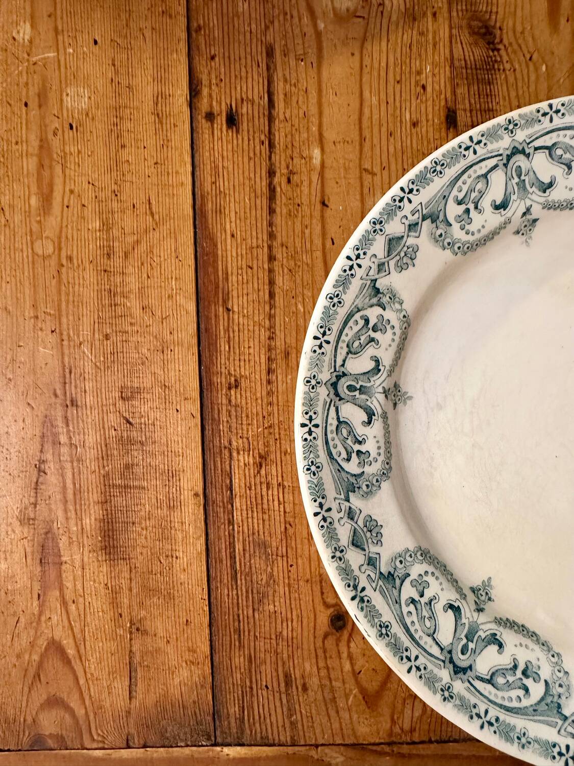 English farmhouse table in solid pine from the late 19th century, L187cm.