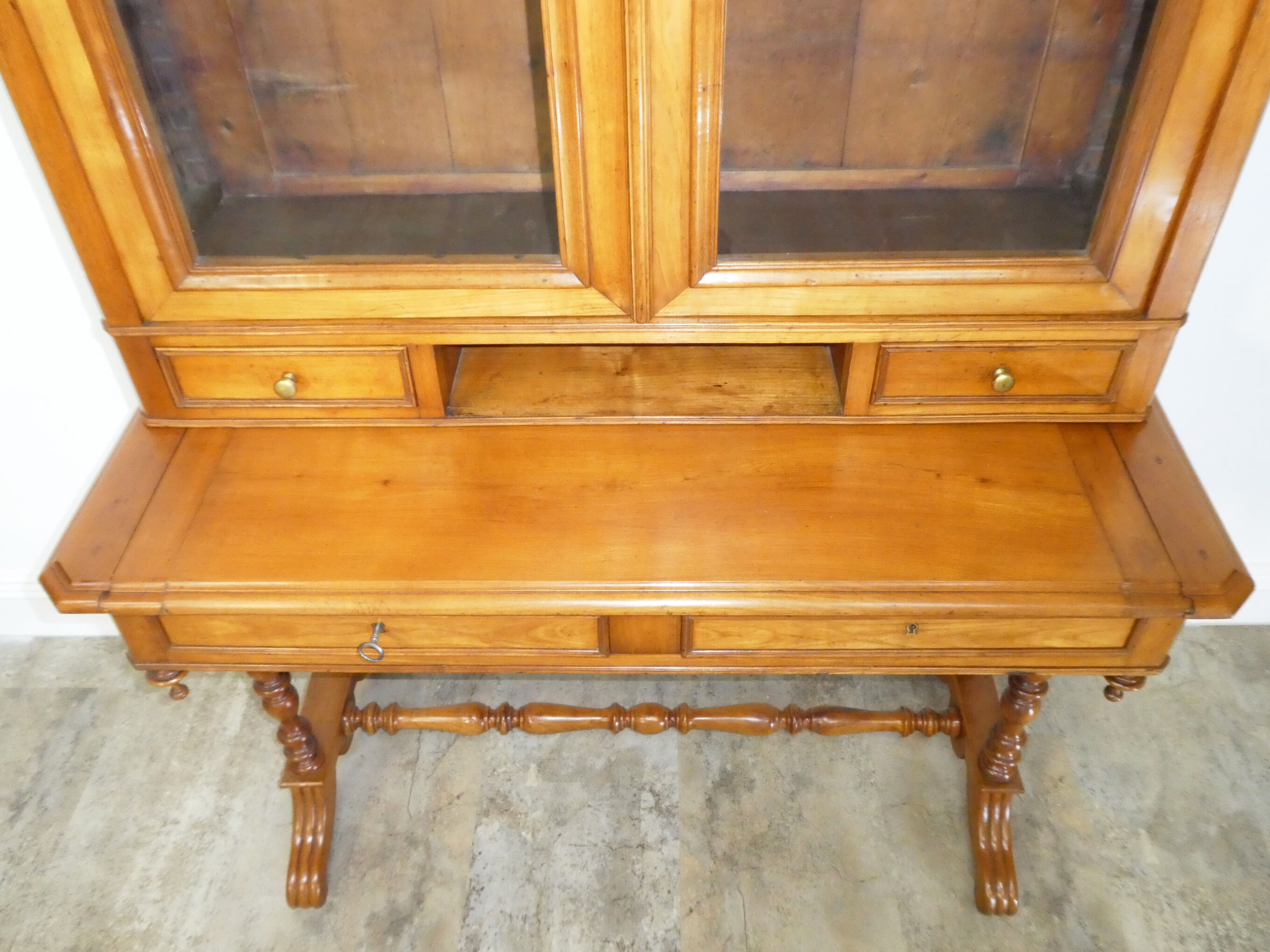 Bureau vitrine Louis Philippe en merisier 19eme