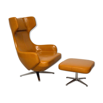 Swivel and ottoman hull chair