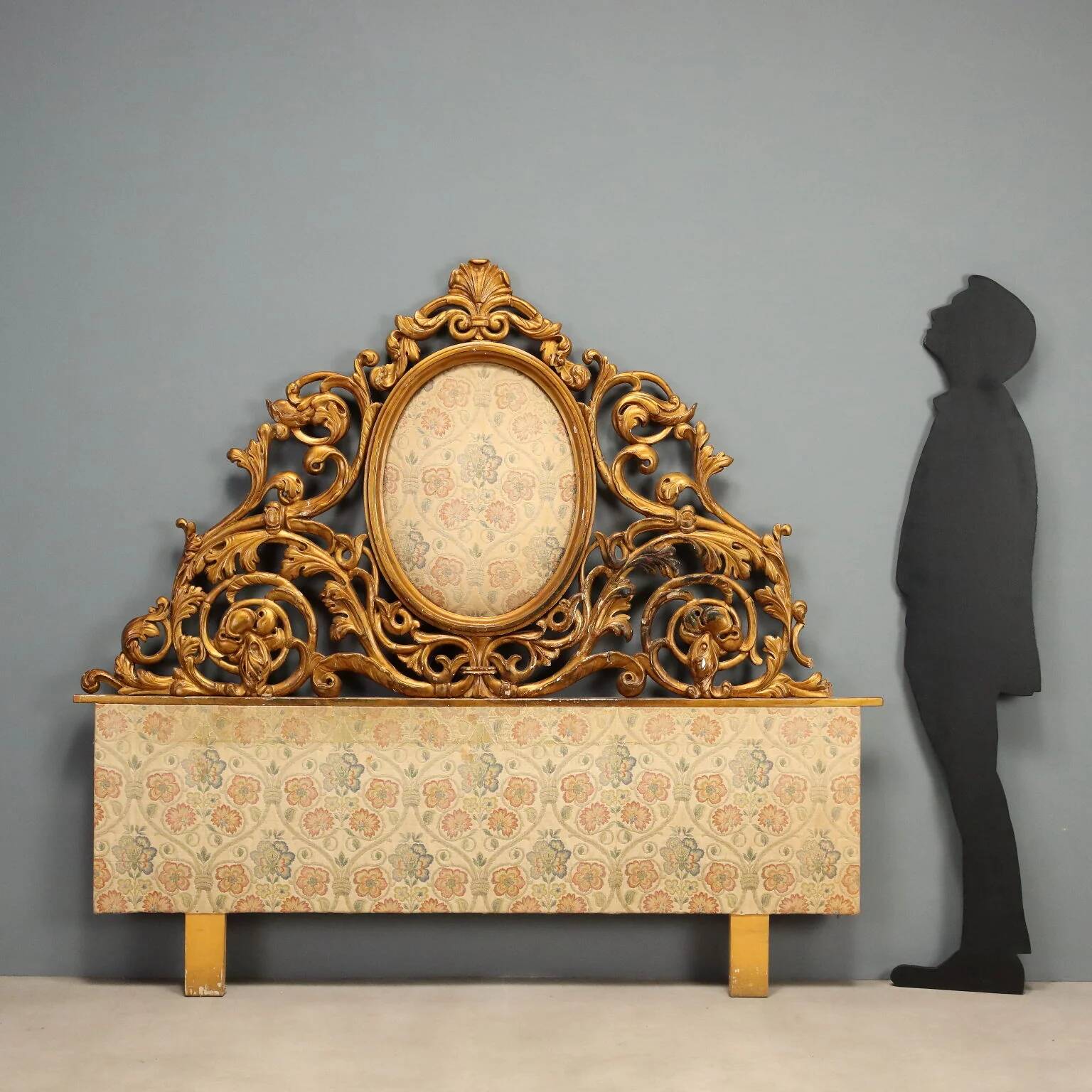 Tête de lit double sculptée et dorée