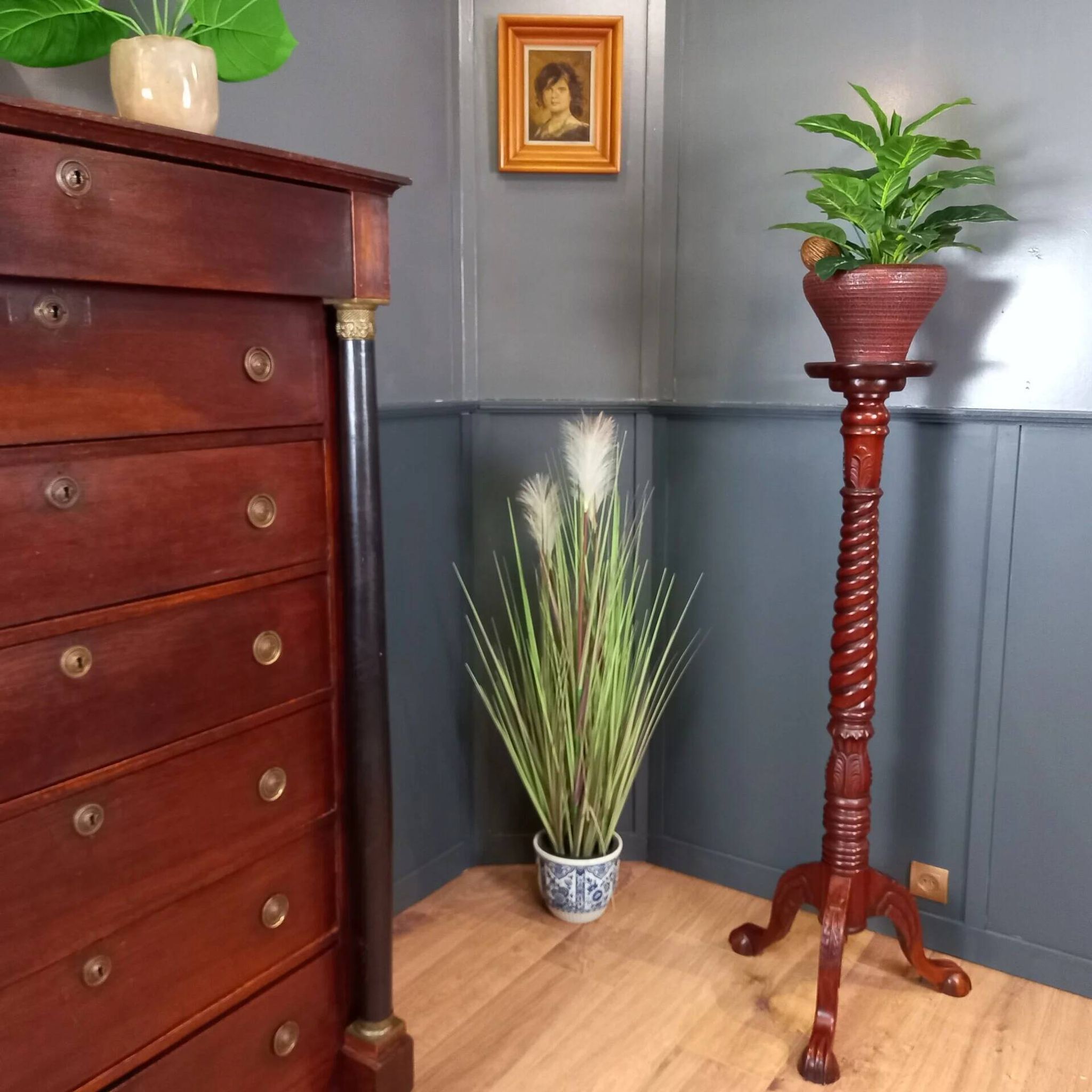 Antique Victorian pedestal