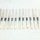 Paul Canaux et Cie – 13 Couteaux en argent et nacre