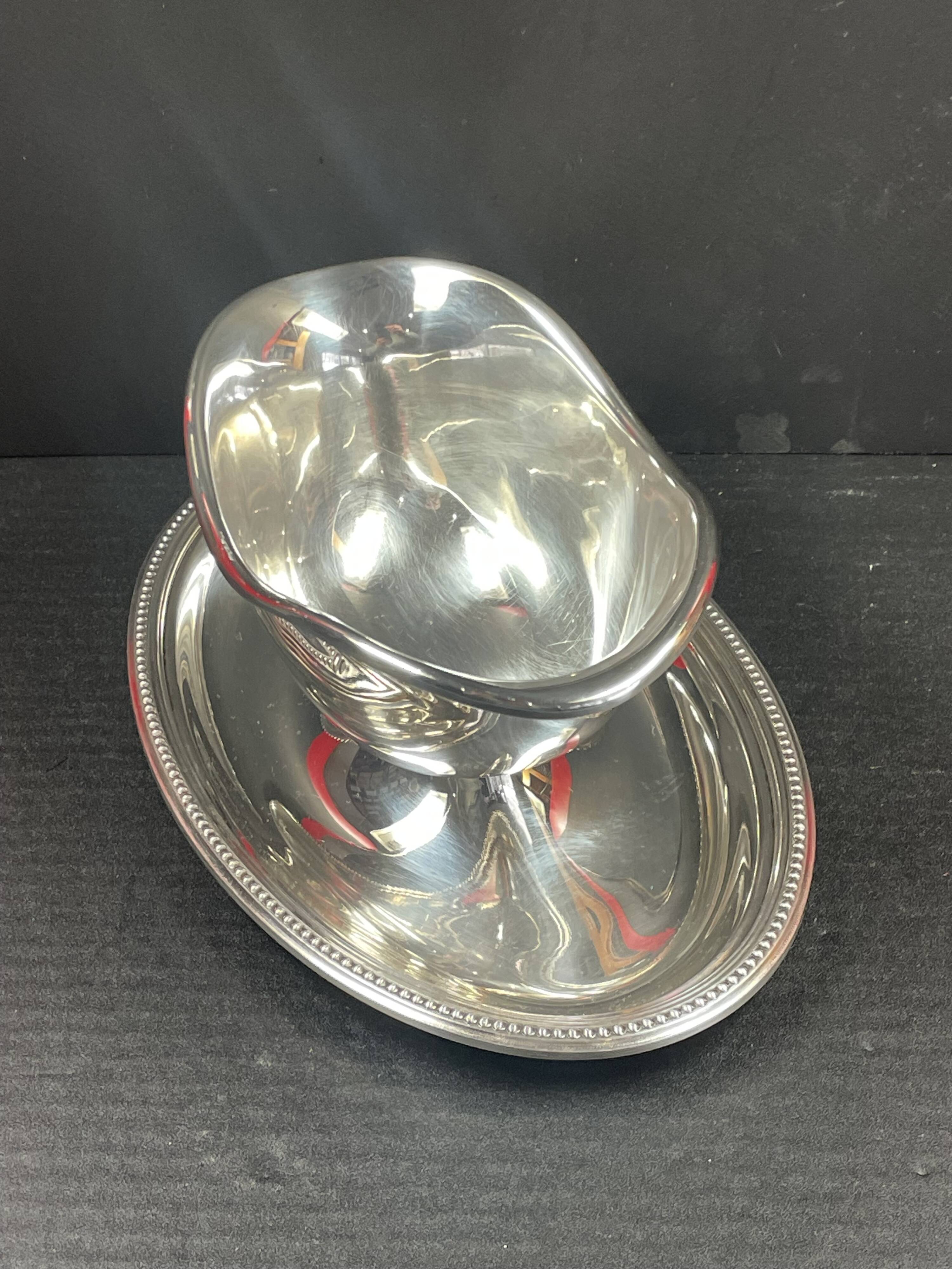 Christofle silver metal gravy boat, 20th century Perles model