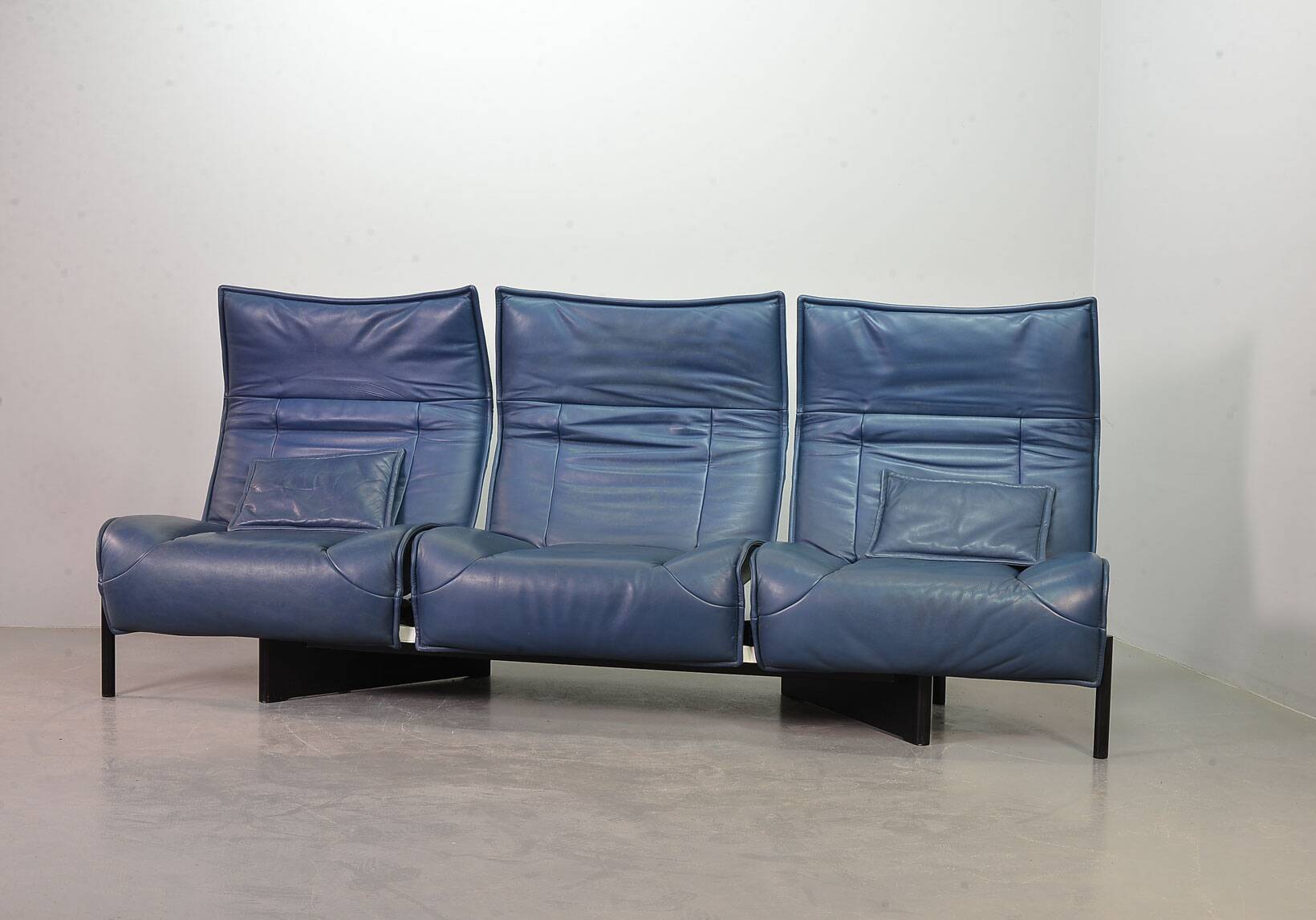 Vico Magistretti 3-Seat Flexible Cassina Blue Leather 'Veranda' Sofa, Italy