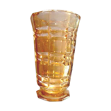 Vase rose en verre taillé
