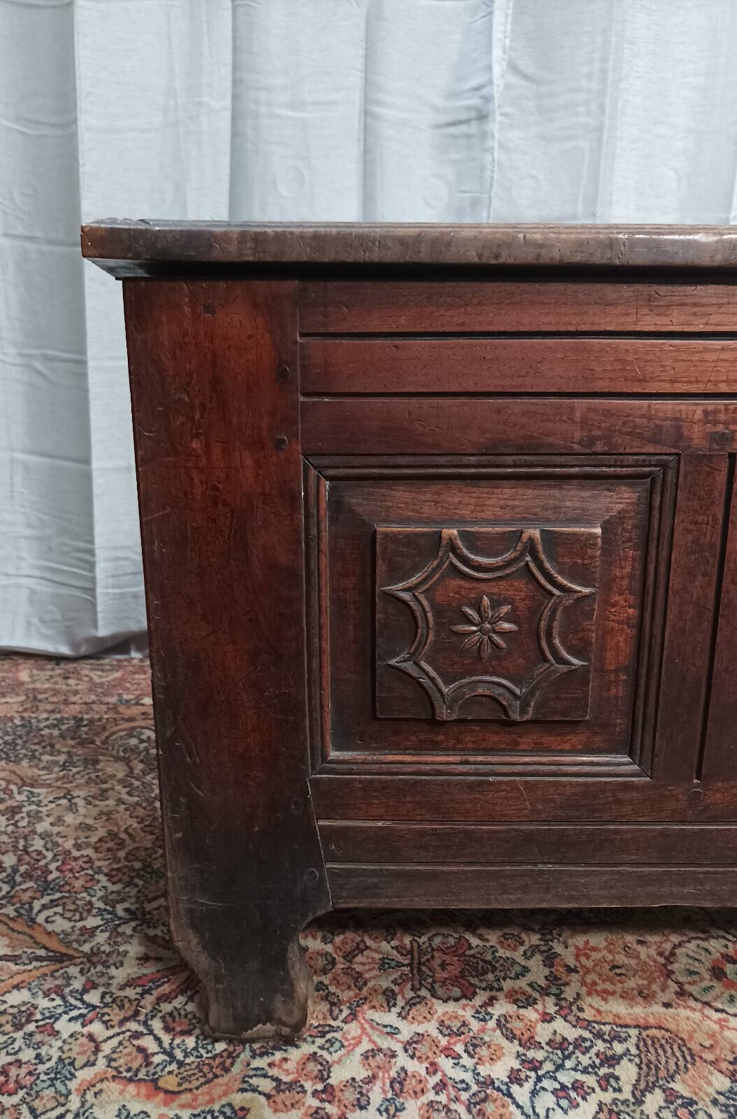 Louis XIV oak chest from the 19th century.