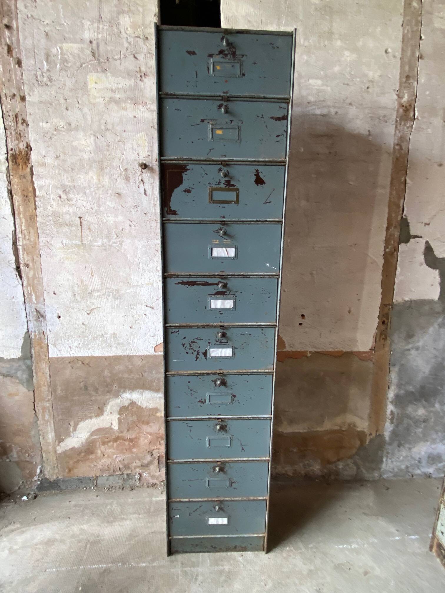 Cabinet with 10 valves roneo industrial metal 1950 n2