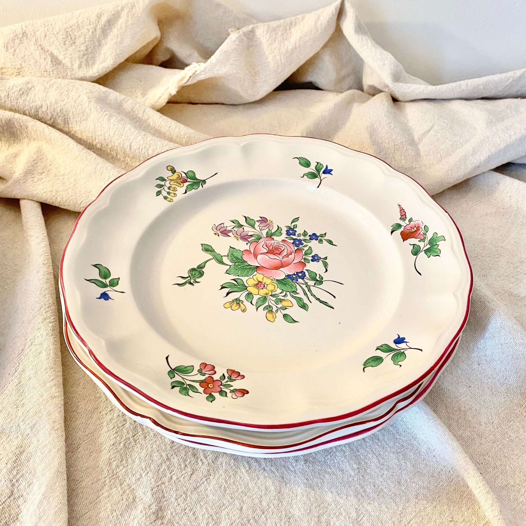 Lot d'assiettes plates Lunéville fleurs (réverbère)