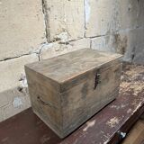 Small Indian chest, with two levels and several compartments, unique piece