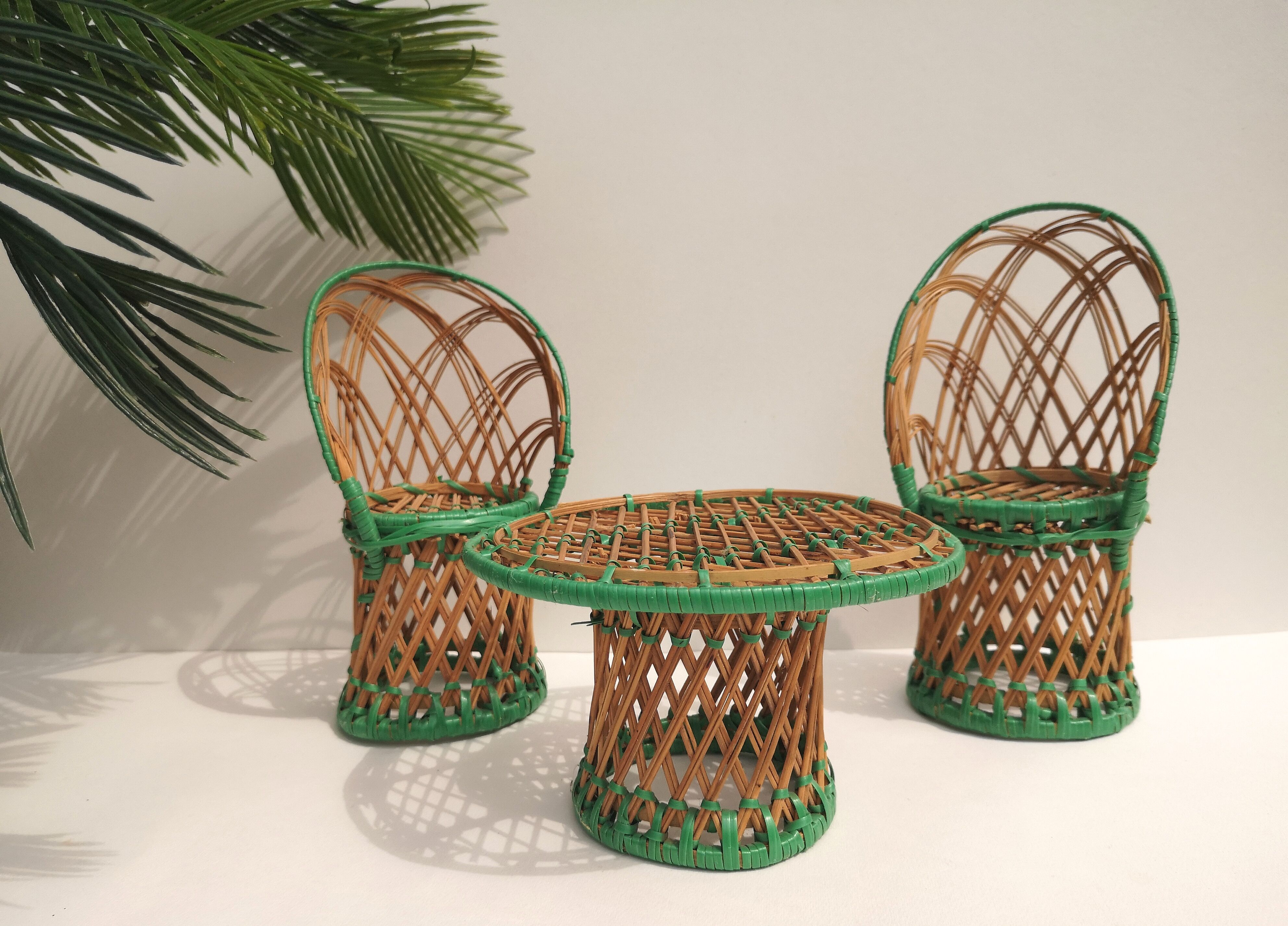 Vintage rattan lounge toy