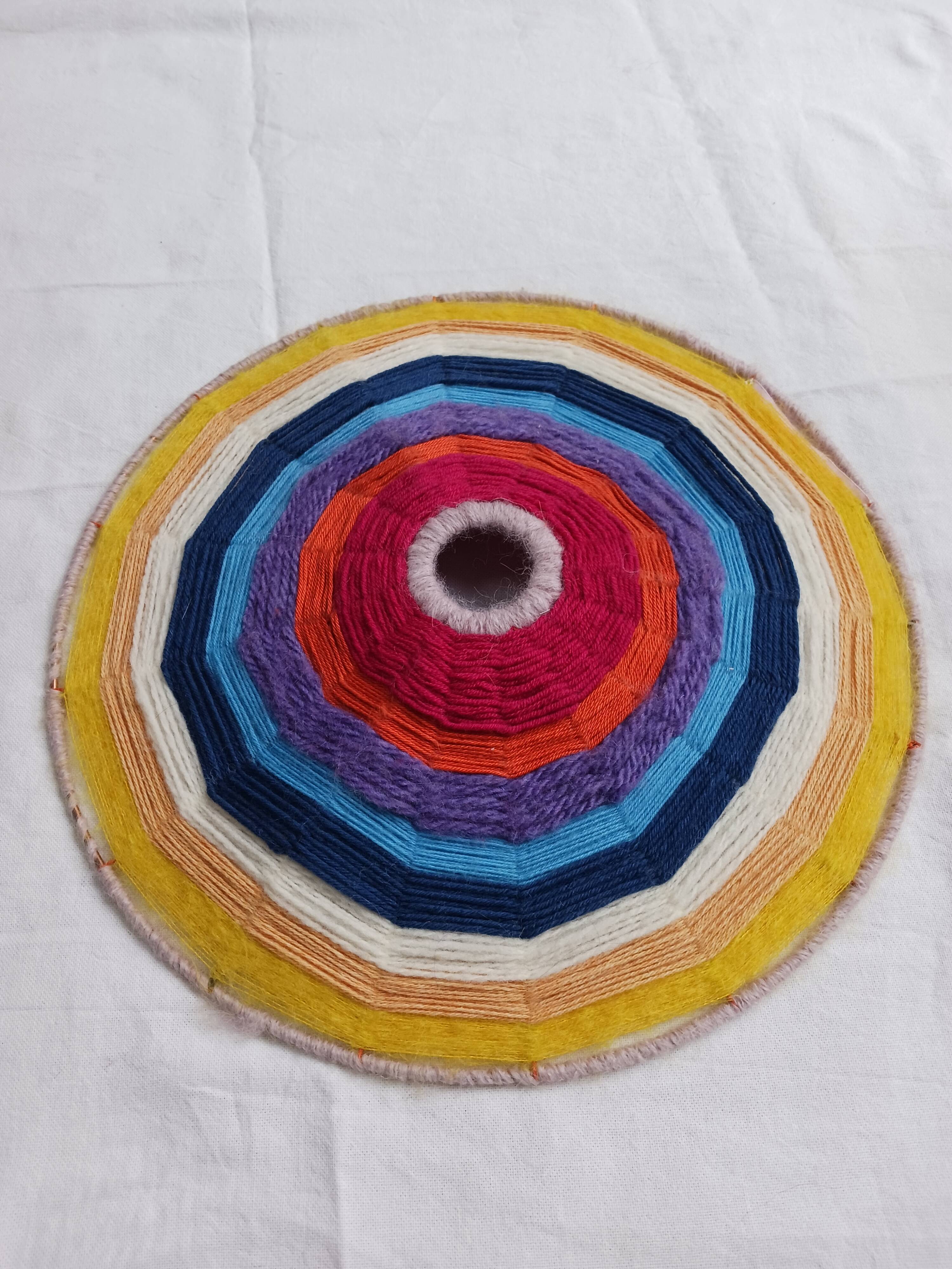 Cylindrical day abat weaving wool