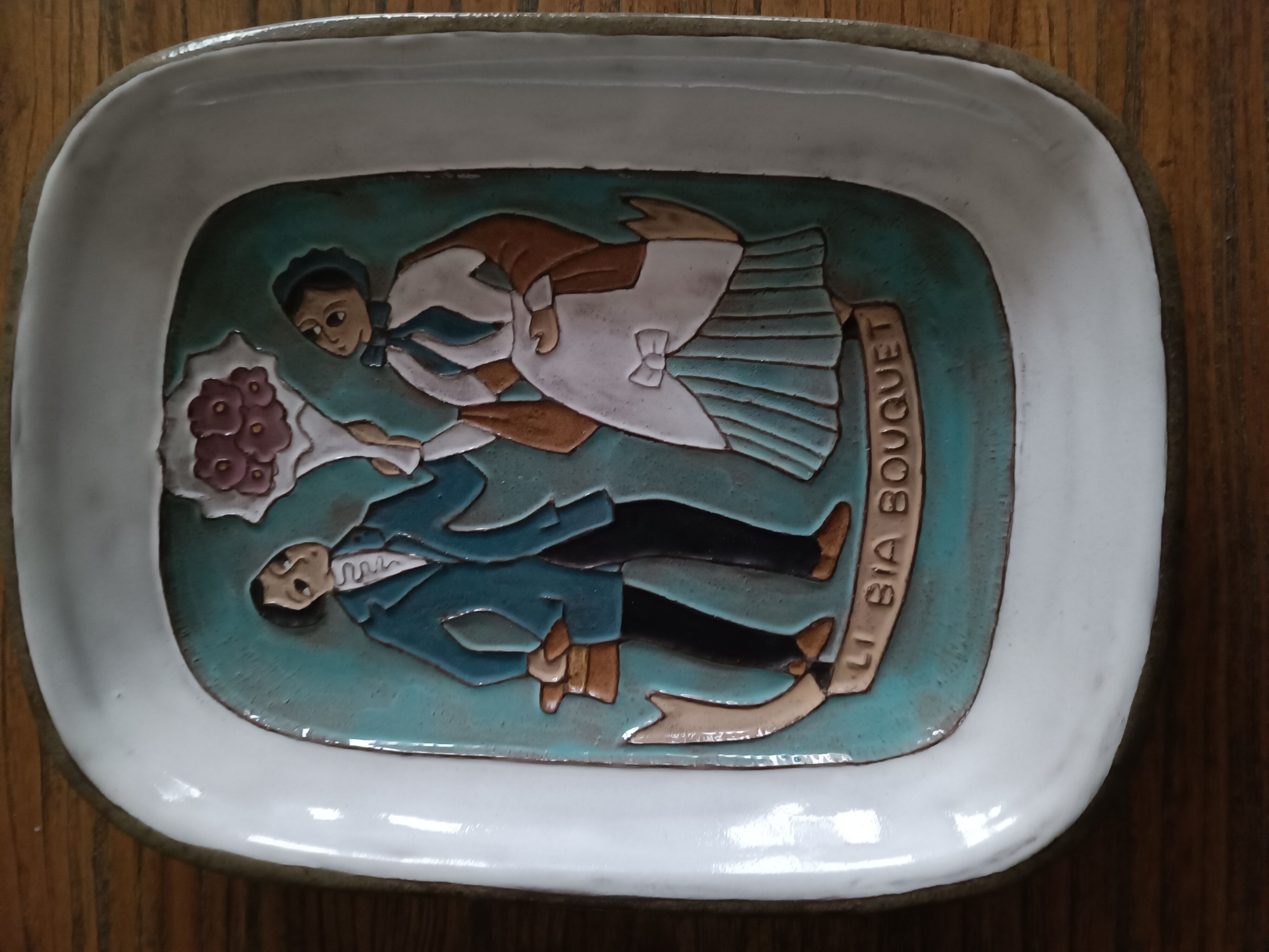 Empty ceramic pocket Y. manoy