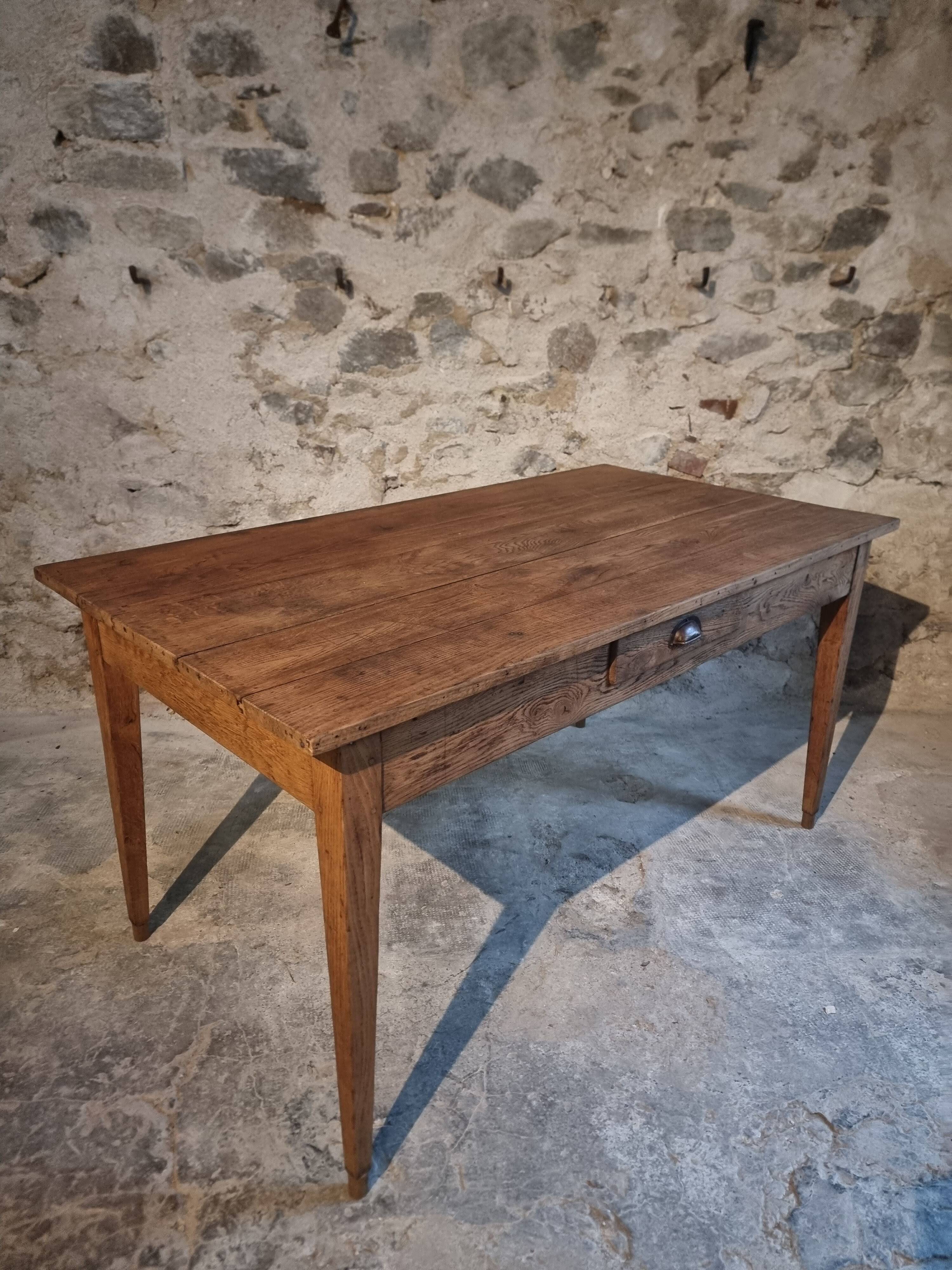 Antique oak farmhouse table – Circa 1900 – Rustic table with drawer