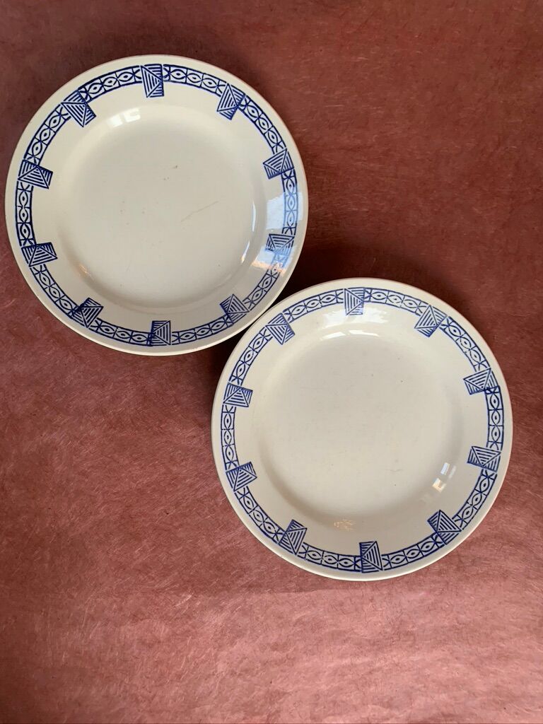 Blue old flat plates