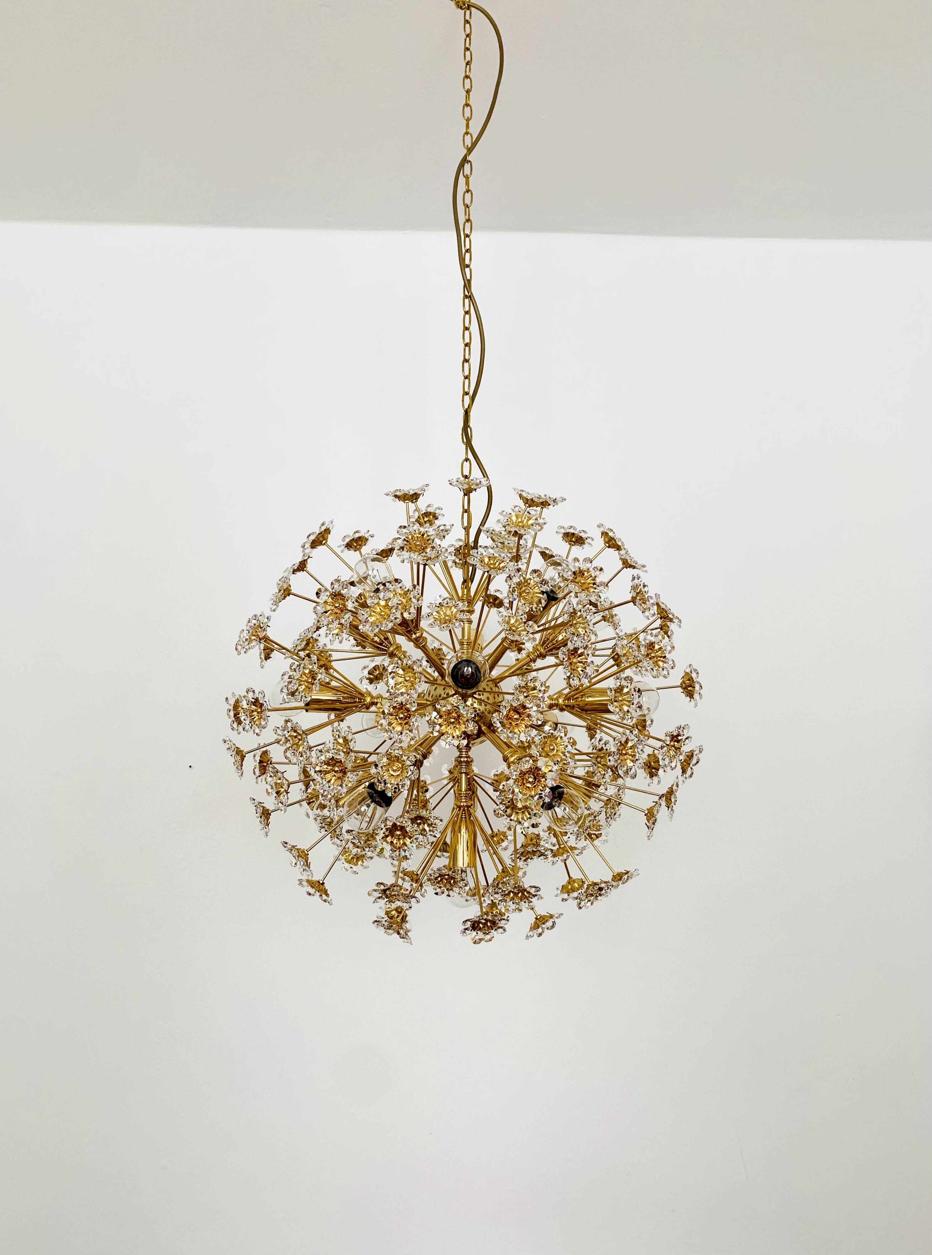 Grand lustre floral en boule par Palwa