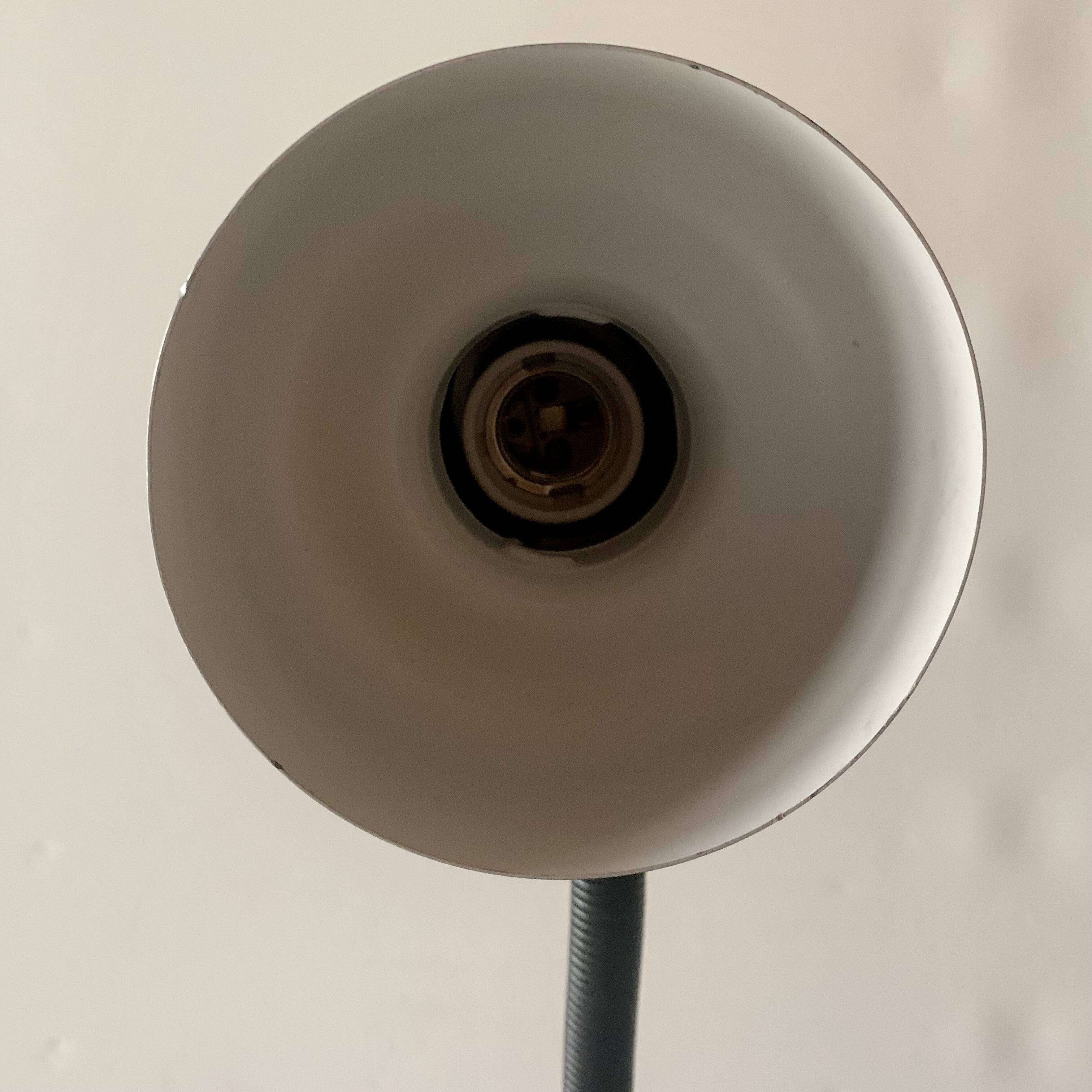 Vintage Wila desk lamp in black metal and aluminum