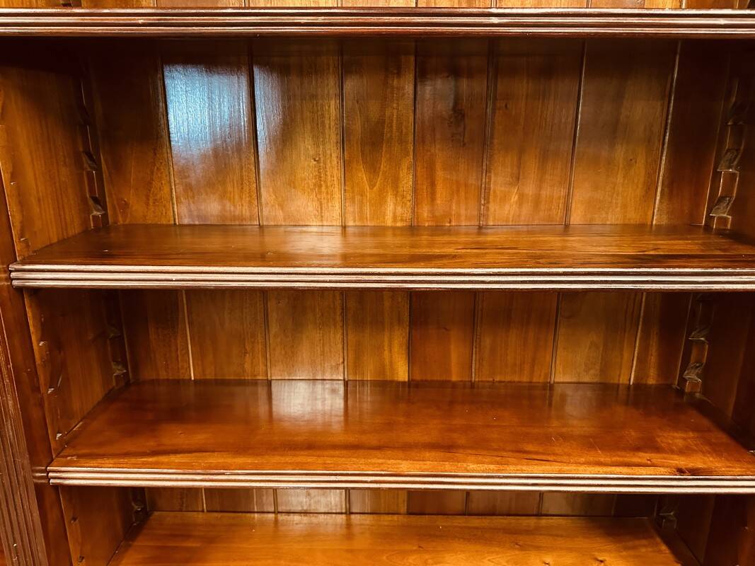 Bibliothèque classique en acajou anglais
