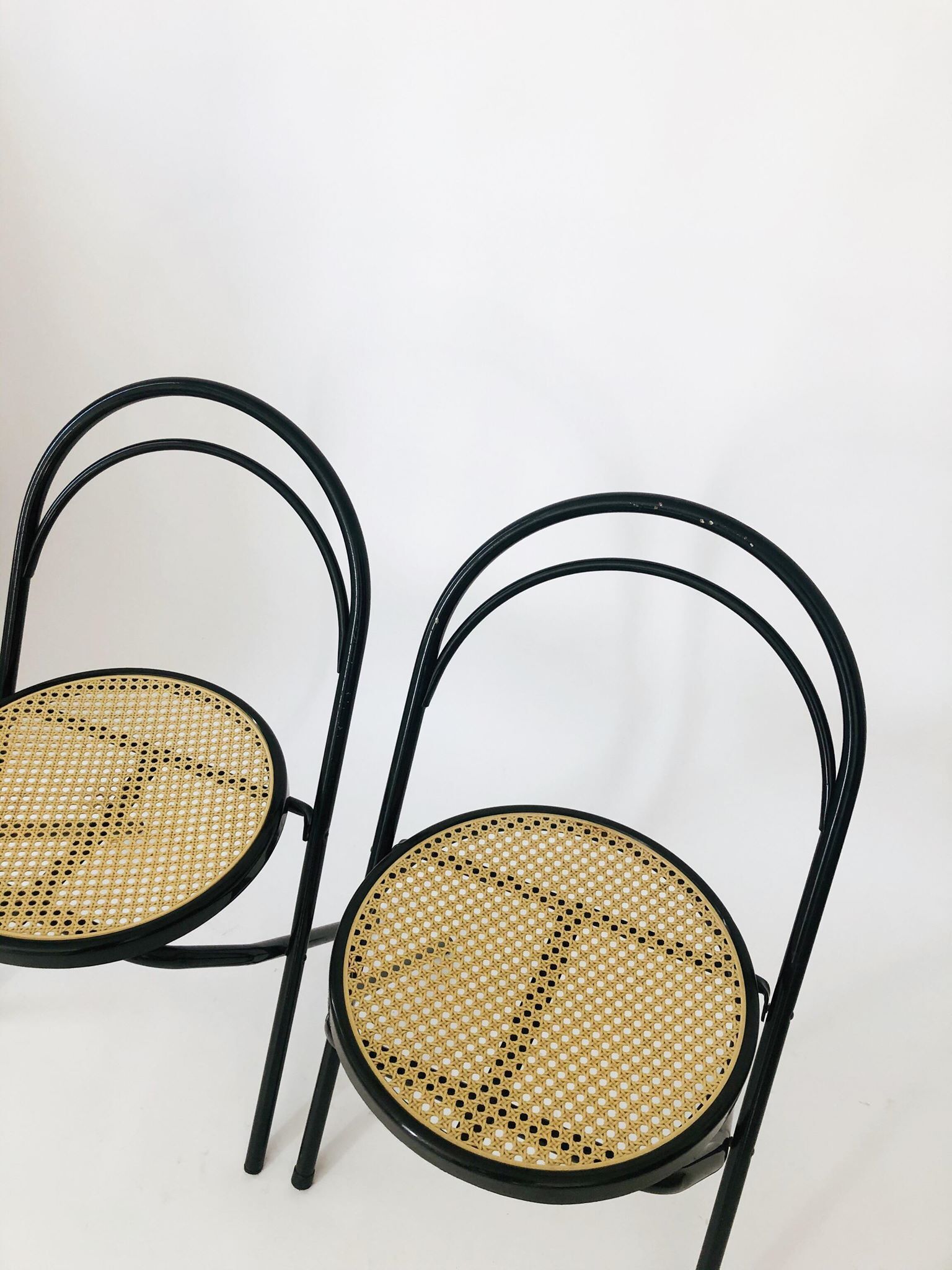 Pair chairs bistro folding canages