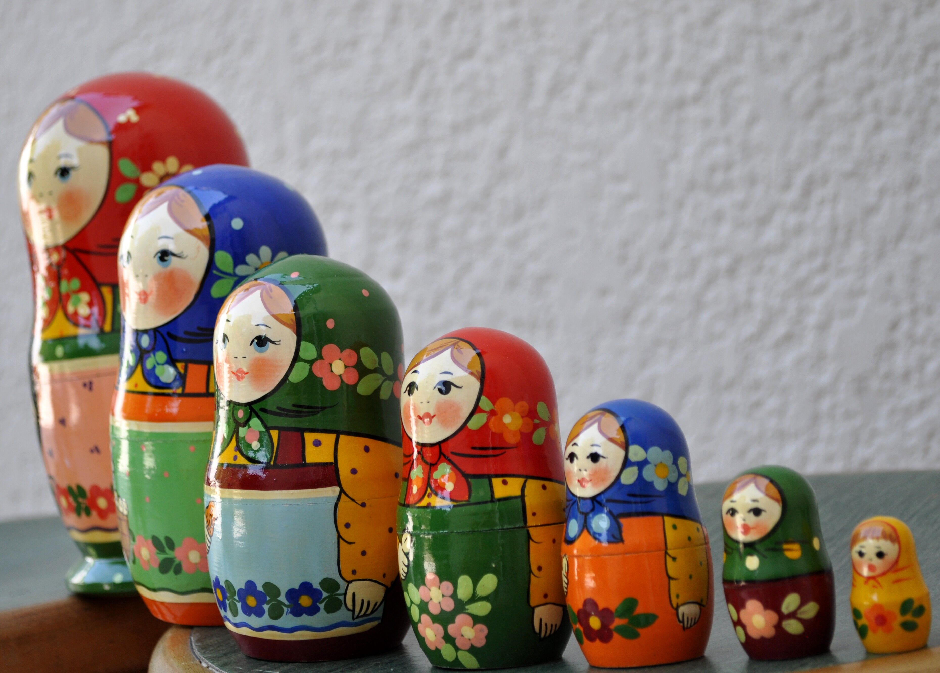 Matriochka giggle russian dolls