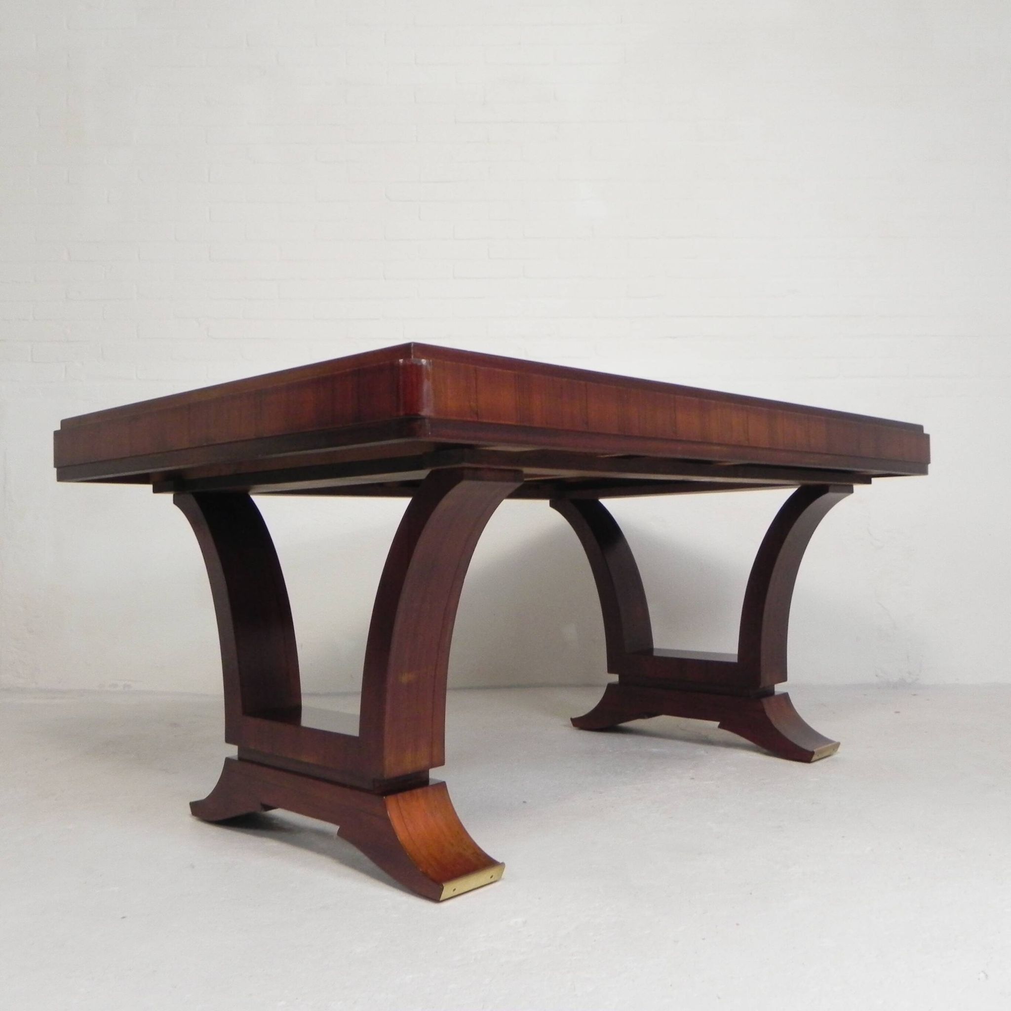 Art Deco dining table, rosewood veneer, extendable up to 248 cm, 1930s.