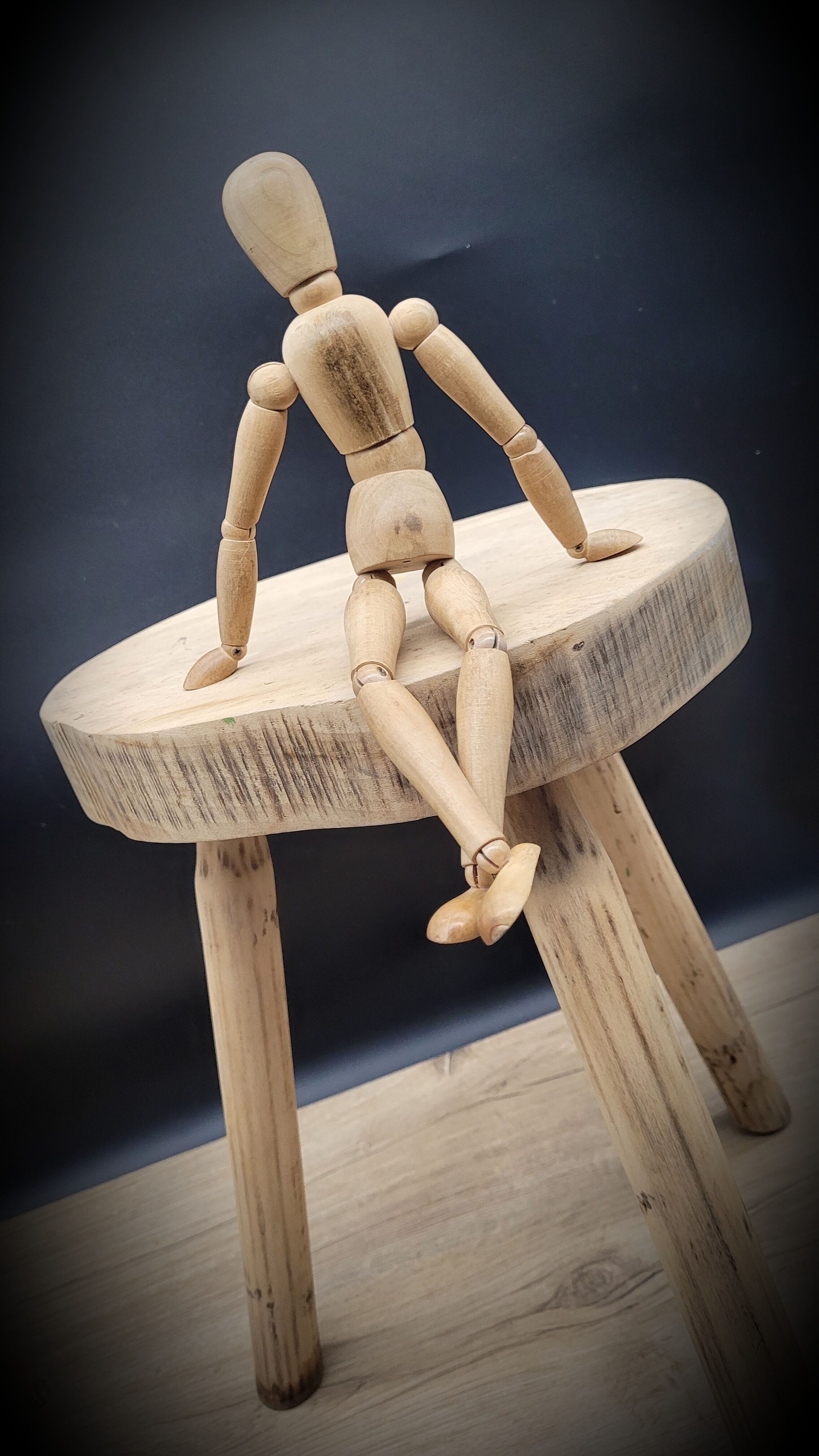Stool cow tripod light solid wood